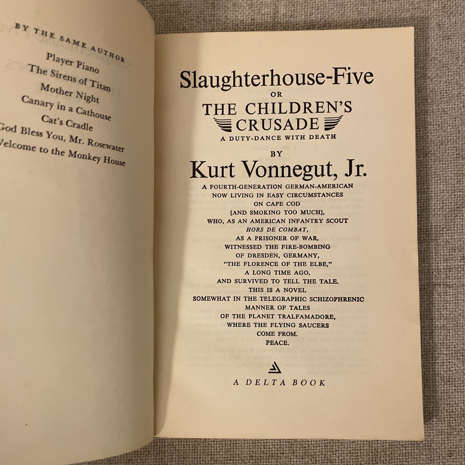 Slaughterhouse-Five by Kurt Vonnegut Jr. 1969 Delta Paperback 3rd Printing