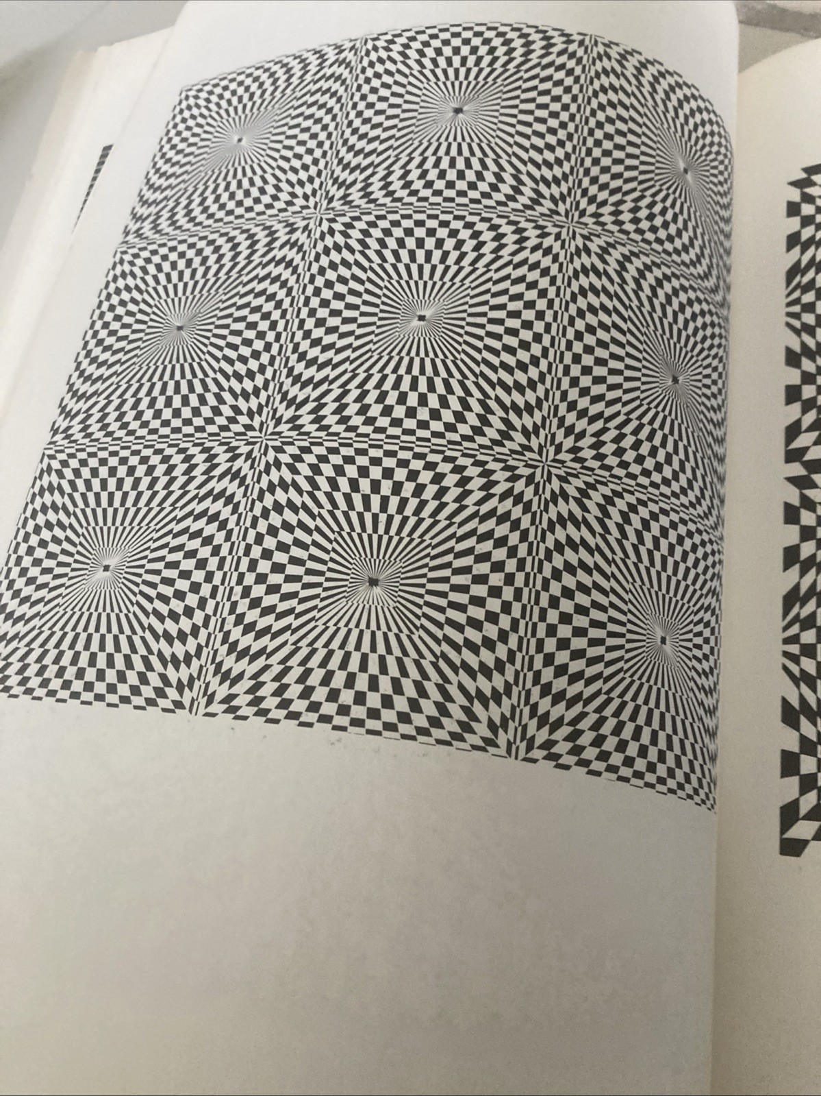 Geometrical Designs and Optical Art : 70 Original Drawings by Jean Larcher…