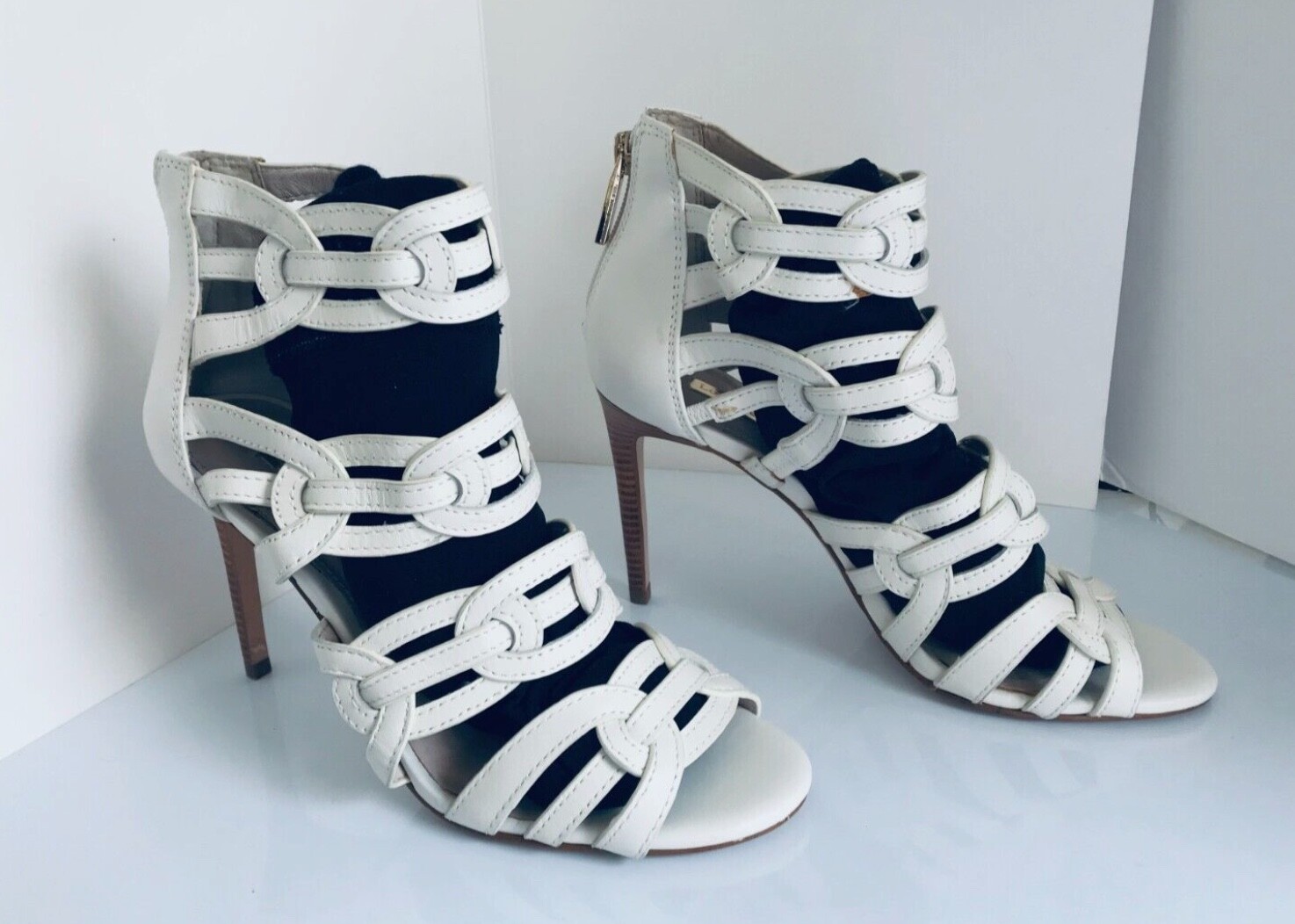 Louise et Cie Open Toe Heel Leather Sandals. 3.5in Heel