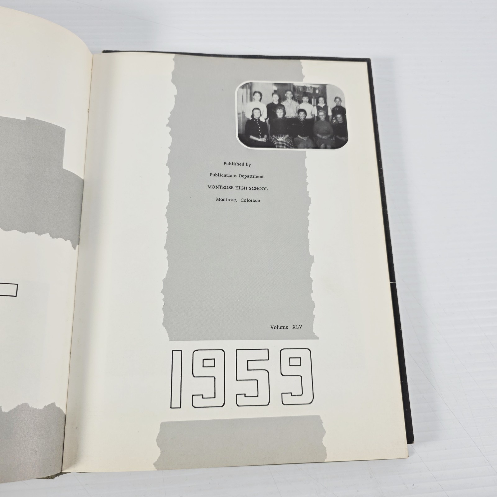 1959 MONTROSE HIGH SCHOOL YEARBOOK MONTROSE COLORADO CHIEF – Hard Cover