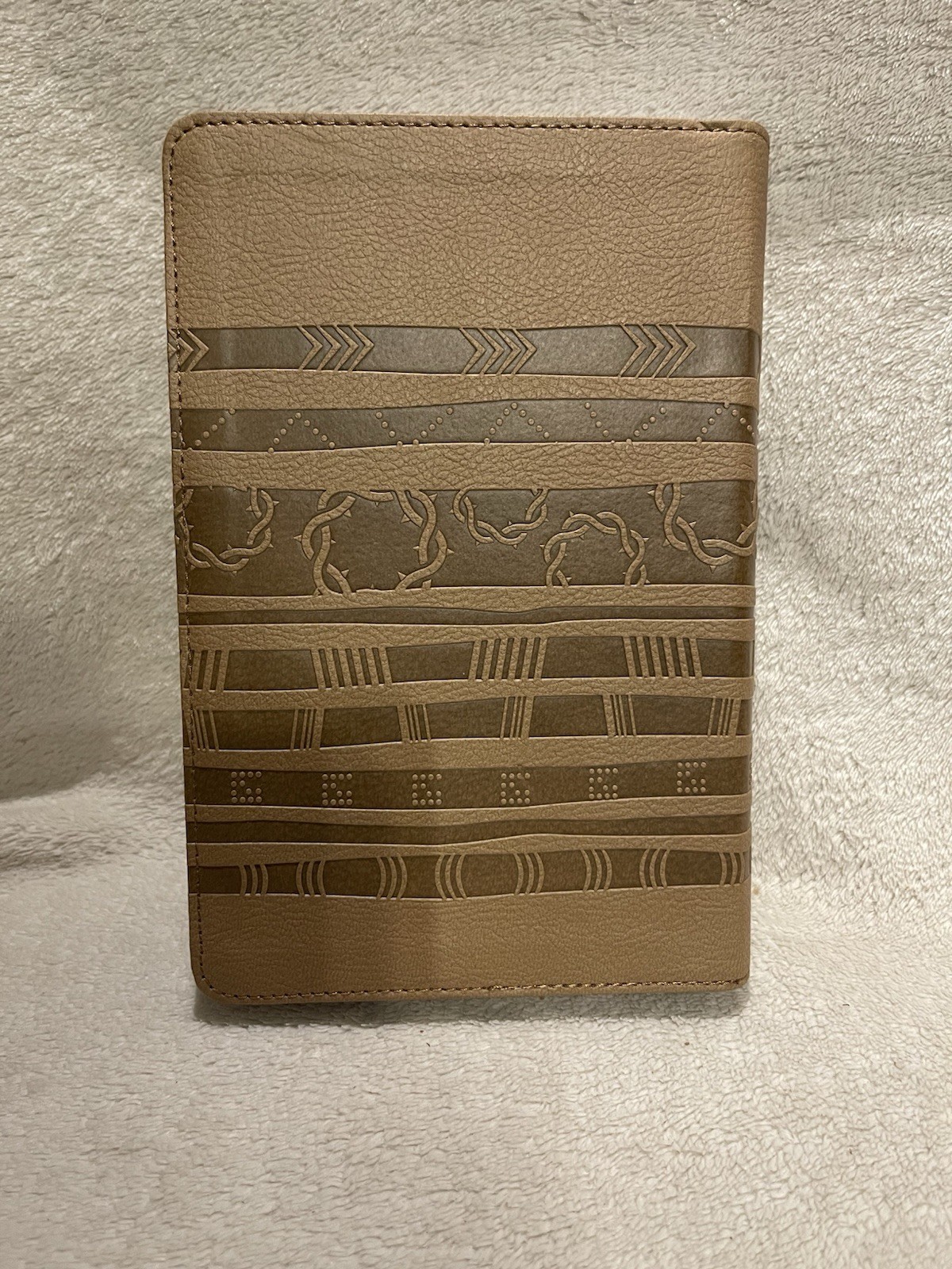 HCSB Essential Teen Study Bible- Aztec by B&H Kids