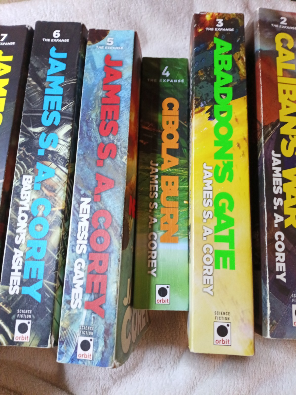 The Expanse Series Vol 1–8 Paperback Set Lot James S.A. Corey Sci-Fi