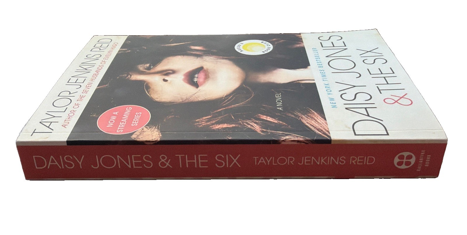 Daisy Jones & The Six: Reese’s Book Club – Taylor Jenkins Reid