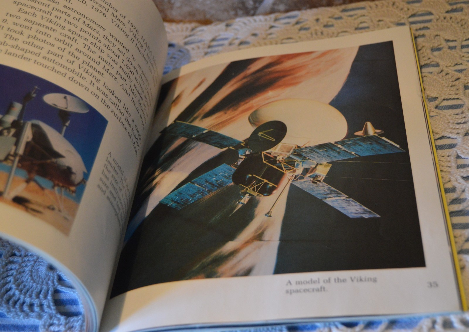 DISCOVERING MARS SCHOLASTIC BOOK BY MELVIN BERGER~56 PAGES~FROM 1992