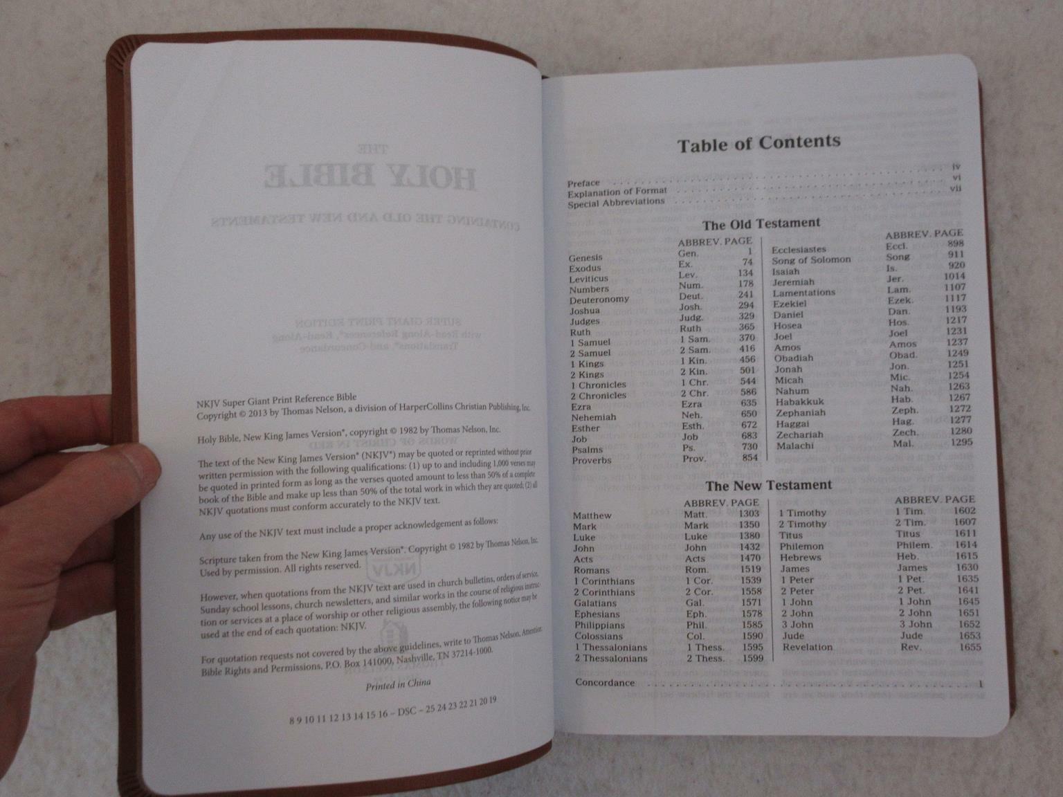 THE HOLY BIBLE NKJV Super Giant Print Edition 2013 Thomas Nelson Faux Leather