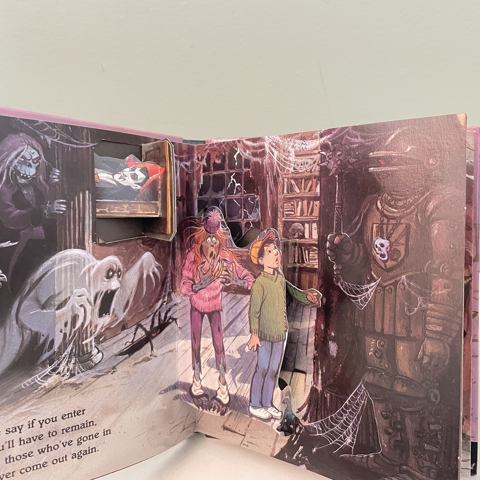 The Horrors of Howing Hall – Mini Monster Pop-Up Book (1992 Hardcover)