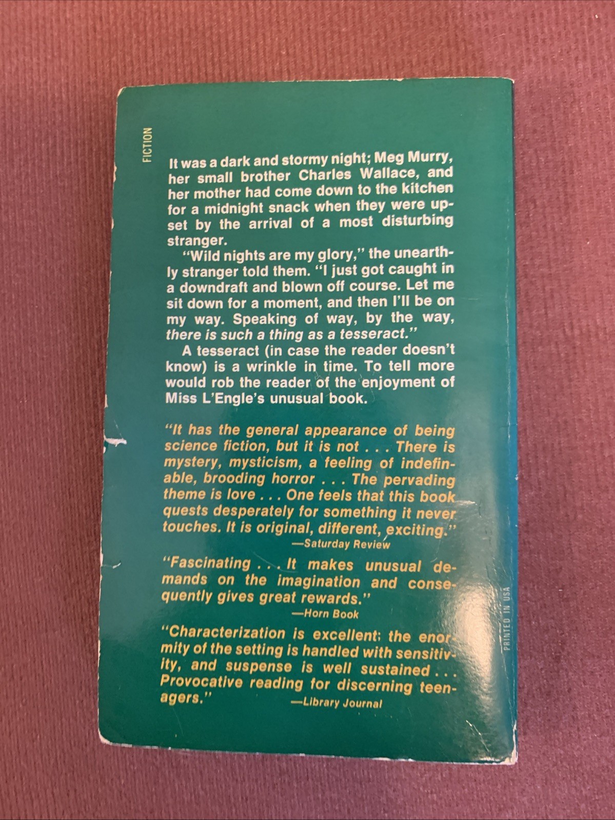 1980 A Wrinkle in Time PAPERBACK Madeleine L’Engle Stranger things S5