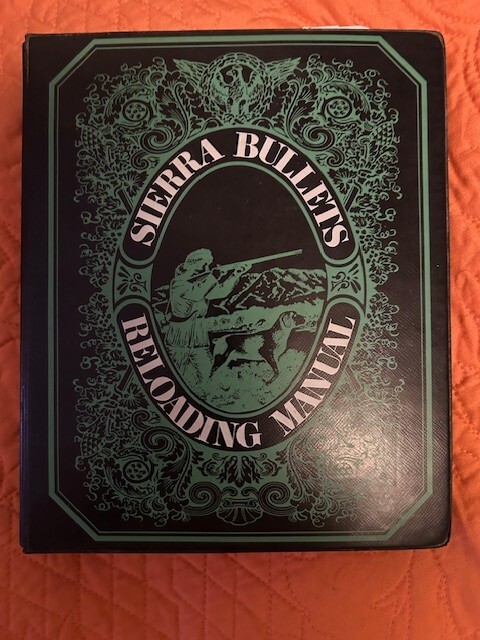 Vintage 1971 SIERRA BULLETS RELOADING MANUAL 350 pages + supplement (200 pg)