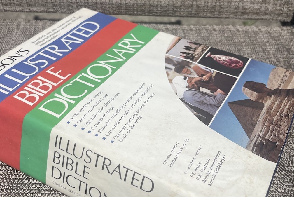 Vintage Nelson’s Illustrated Bible Dictionary Hardcover 1986