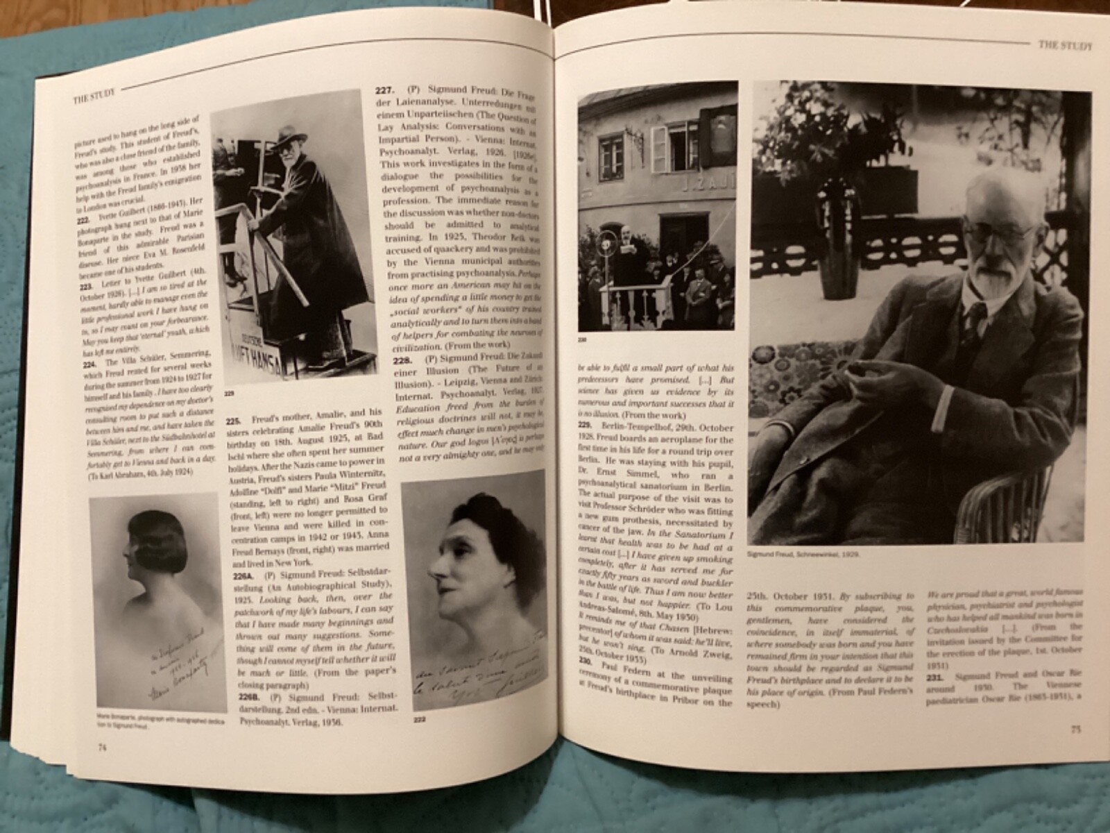 SIGMUND FREUD MUSEUM SOFTCOVER BOOK, 1994, 112 PAGES/FREE POSTAGE!!!