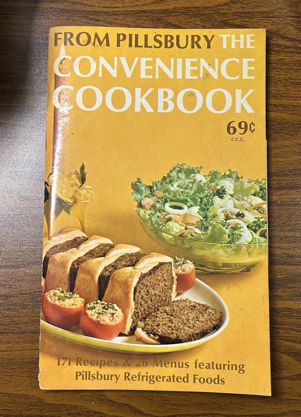 Pillsbury The Convenience Cookbook 171 recipes 26 Menus 96 pages VTG