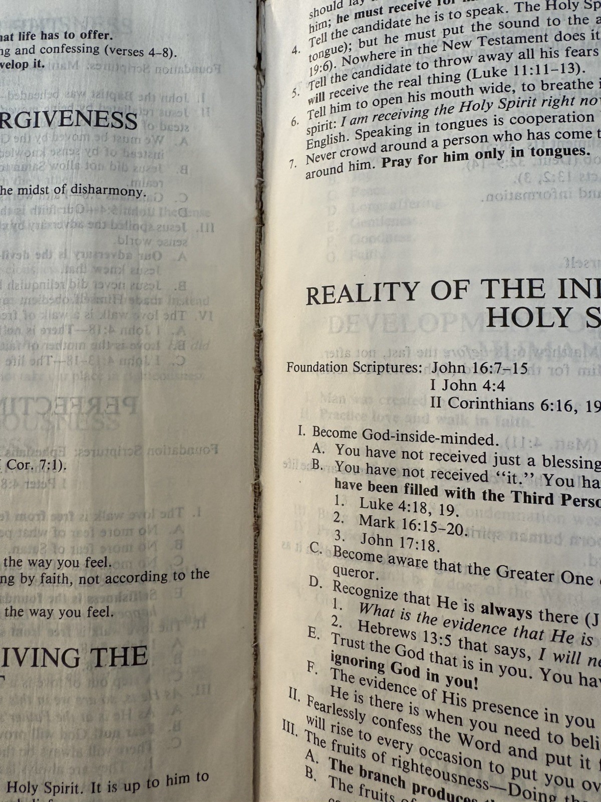 Holy Bible Kenneth Copeland Reference Edition KJV Red Letter Leather 1972