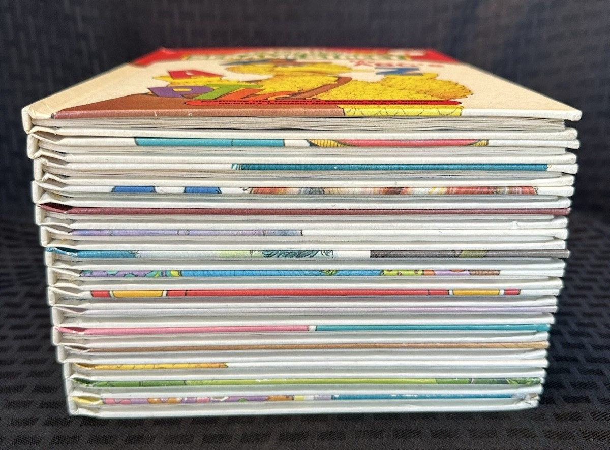1989 On My Way with Sesame Street Library 1-15 Complete Set w/ Stand -Nice Set!