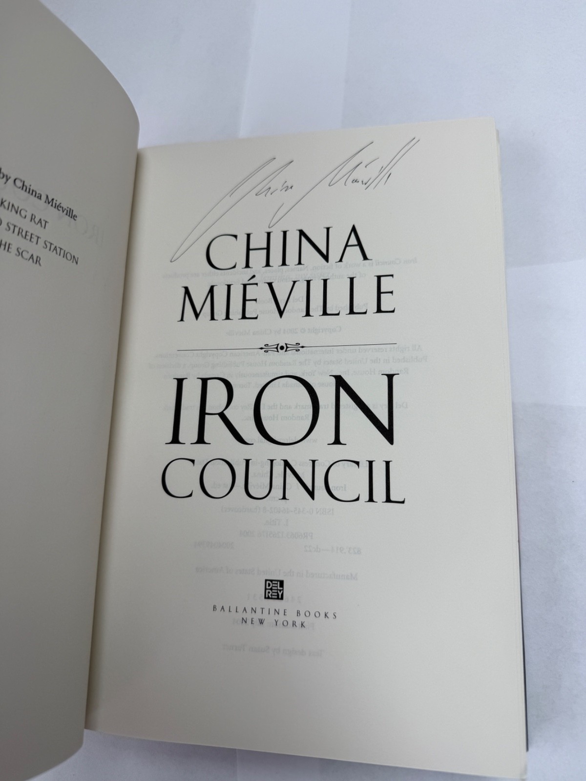 *SIGNED* China Miéville – THE IRON COUNCIL – true 1st edition