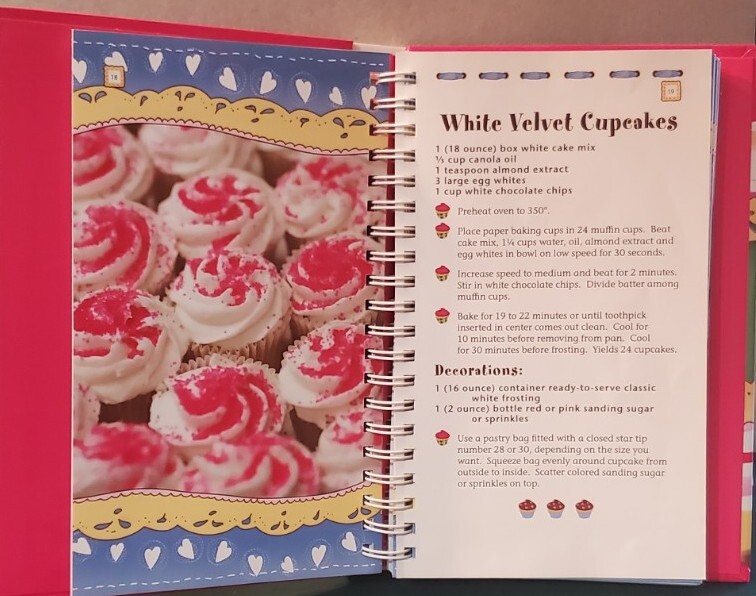 NEW „EASY CUPCAKE RECIPES“ Hardback Spiral 2010 Cookbook Resources LLC 174 Pages