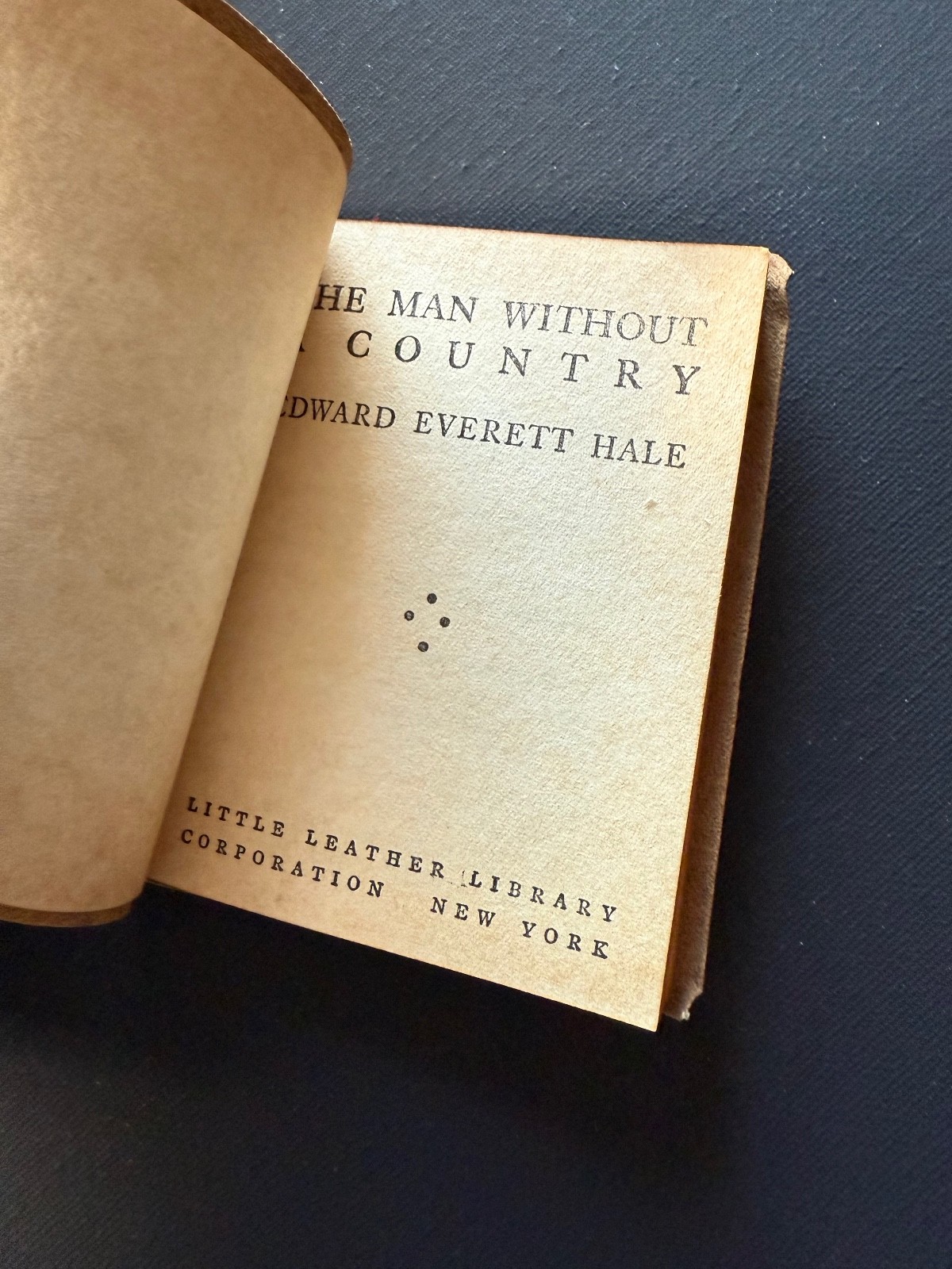 1921 Small Book MAN WITHOUT A COUNTRY Classic Literature NY Little Leather