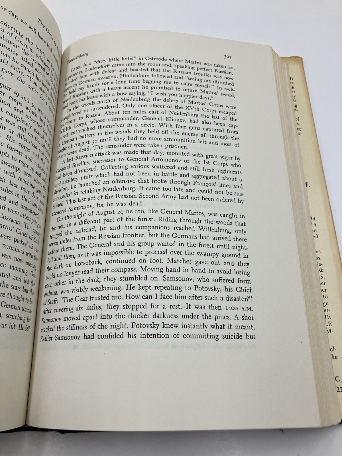 The Guns of August Barbara W. Tuchman Vintage 1979 World War 1 Hardcover DJ