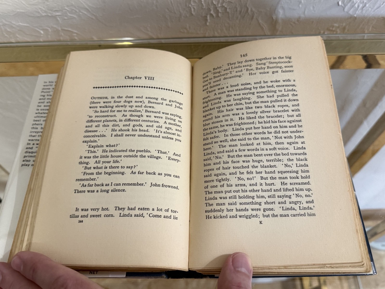Aldous Huxley – Brave New World 1933 1st UK Edition 6th Printing Chatto & Windus