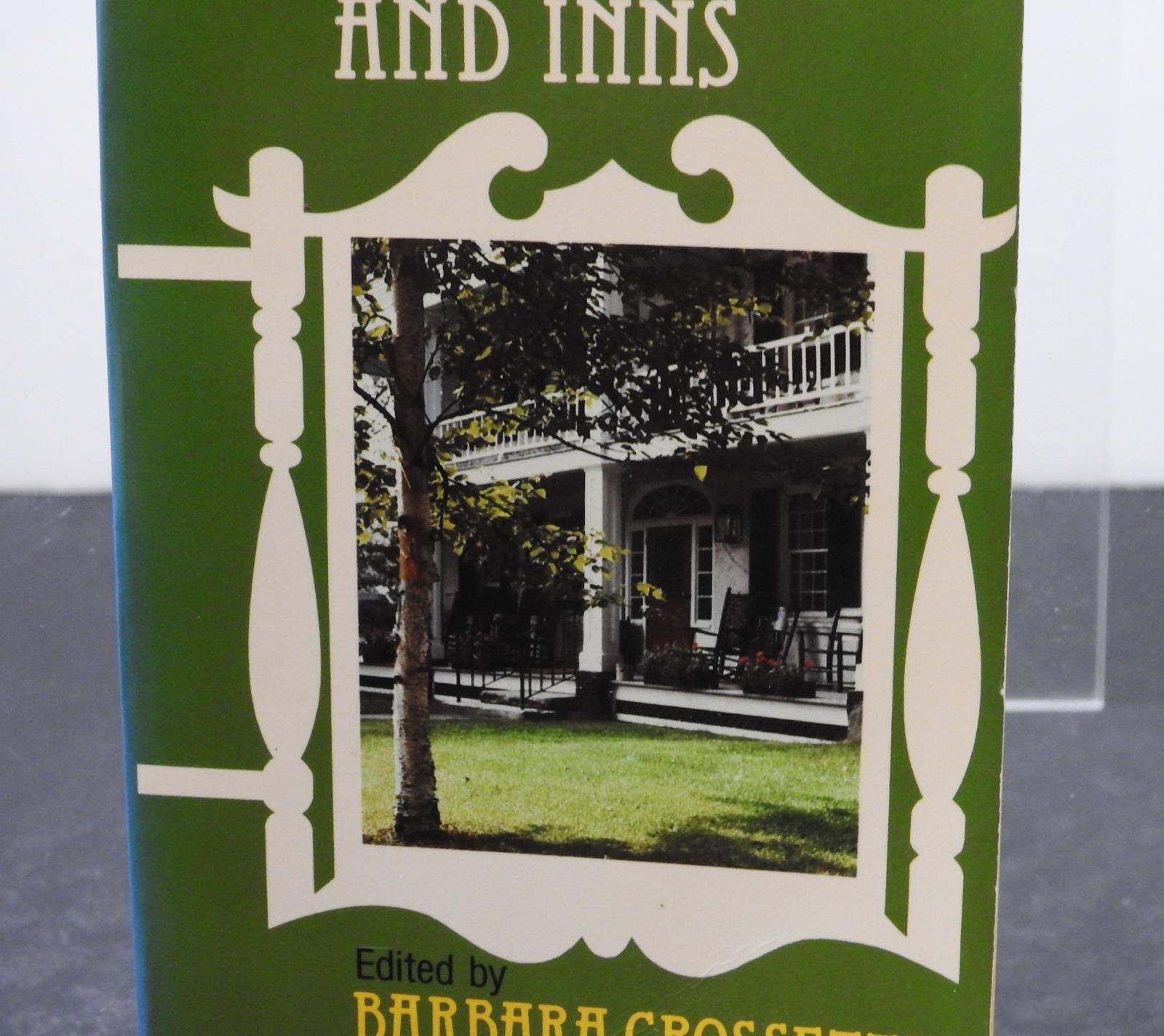 Vintage America’s Wonderful Little Hotels By Crossette (1984 Paperback) Book G4