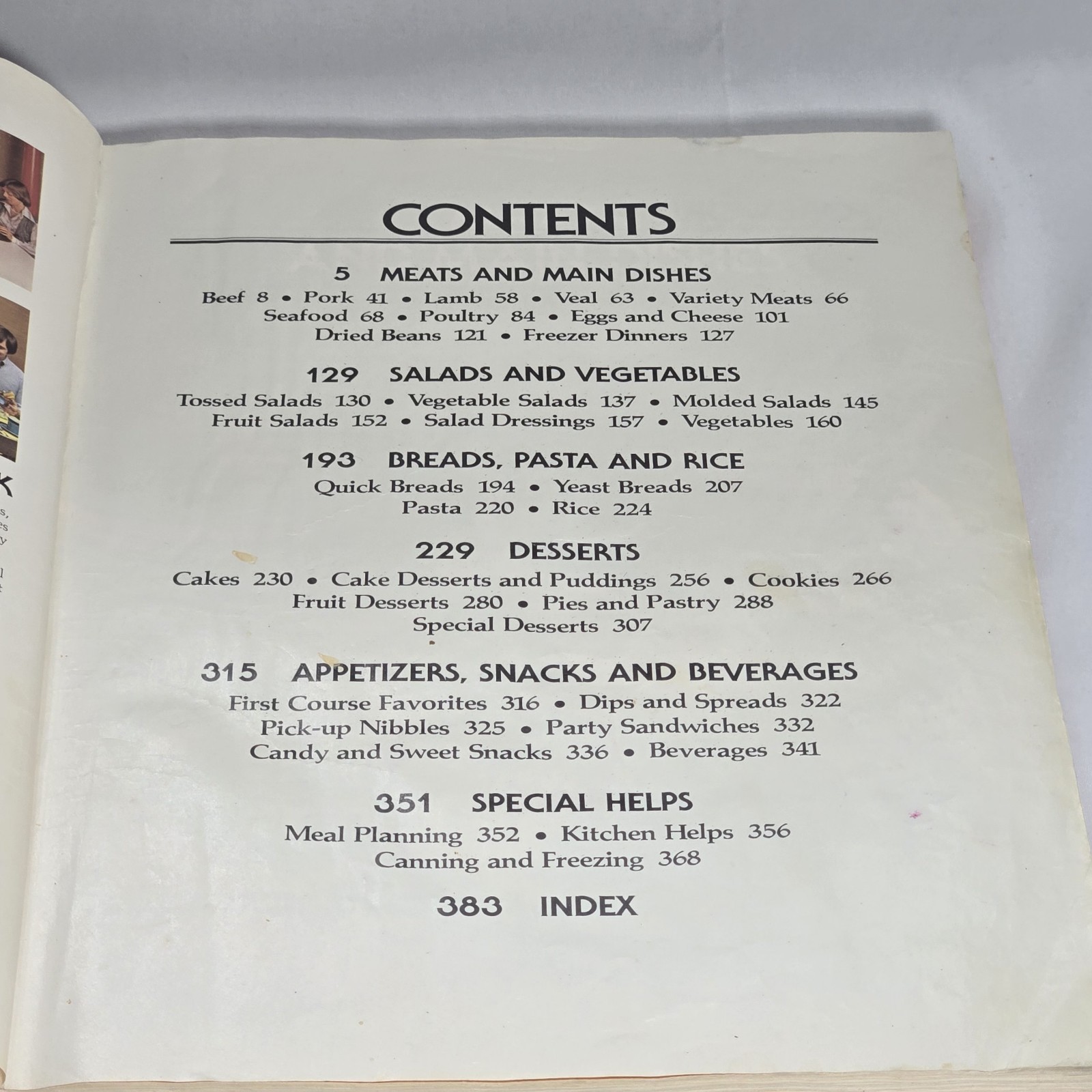 Vintage 1970’s Betty Crocker’s Cookbook New & Revised Edition Red Hardcover*READ