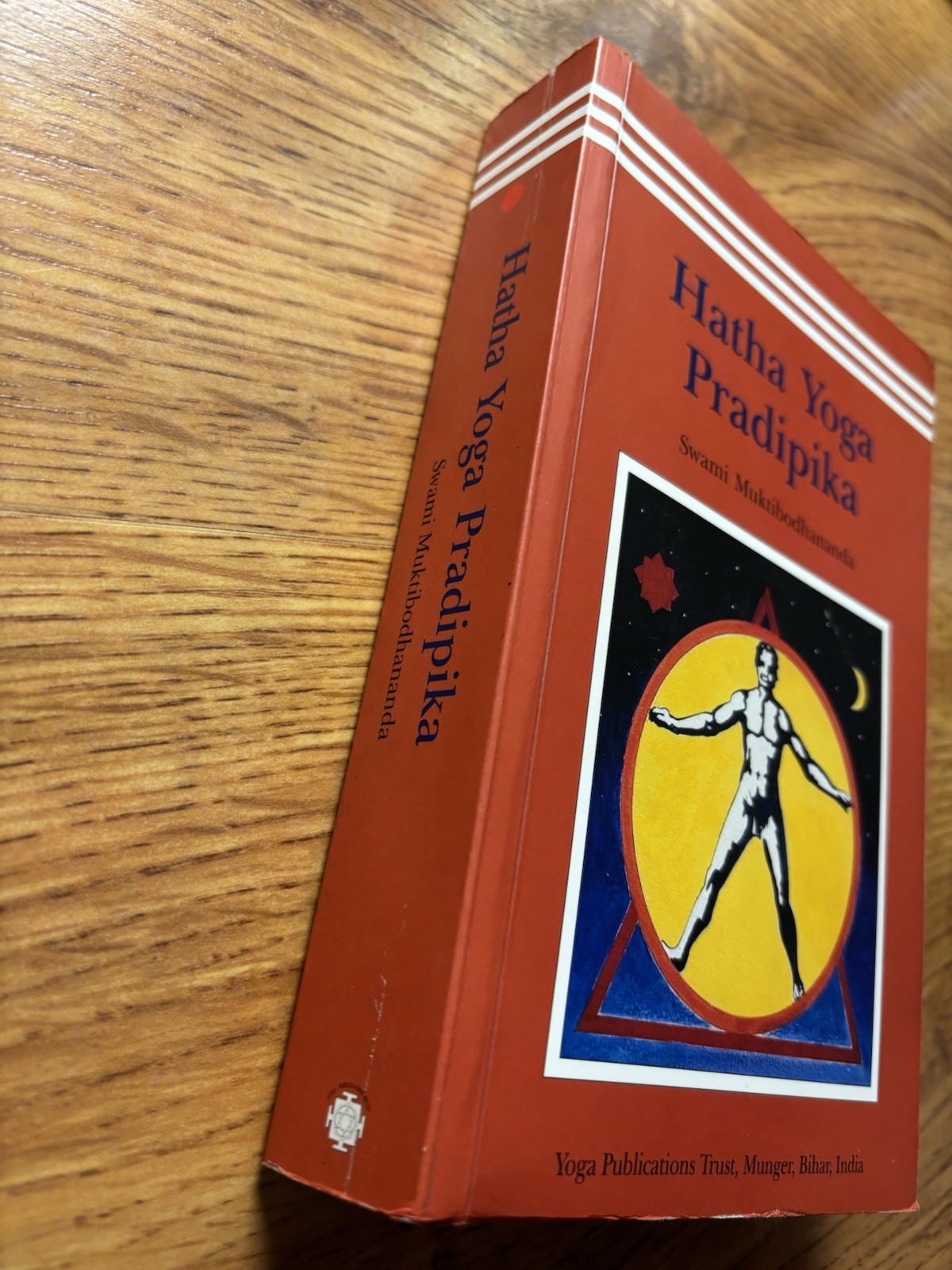 HATHA YOGA PRADIPIKA – Paperback, by Swami Muktibodhananda Exercise Health