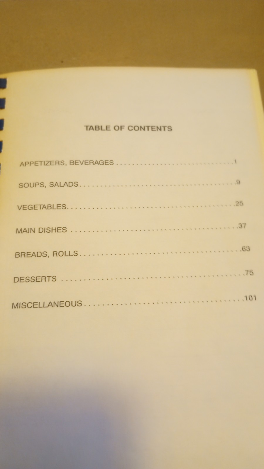1993 „Sunday Dinner at Grandmom’s“ Cookbook by Christel Ellis – 112+ Pages