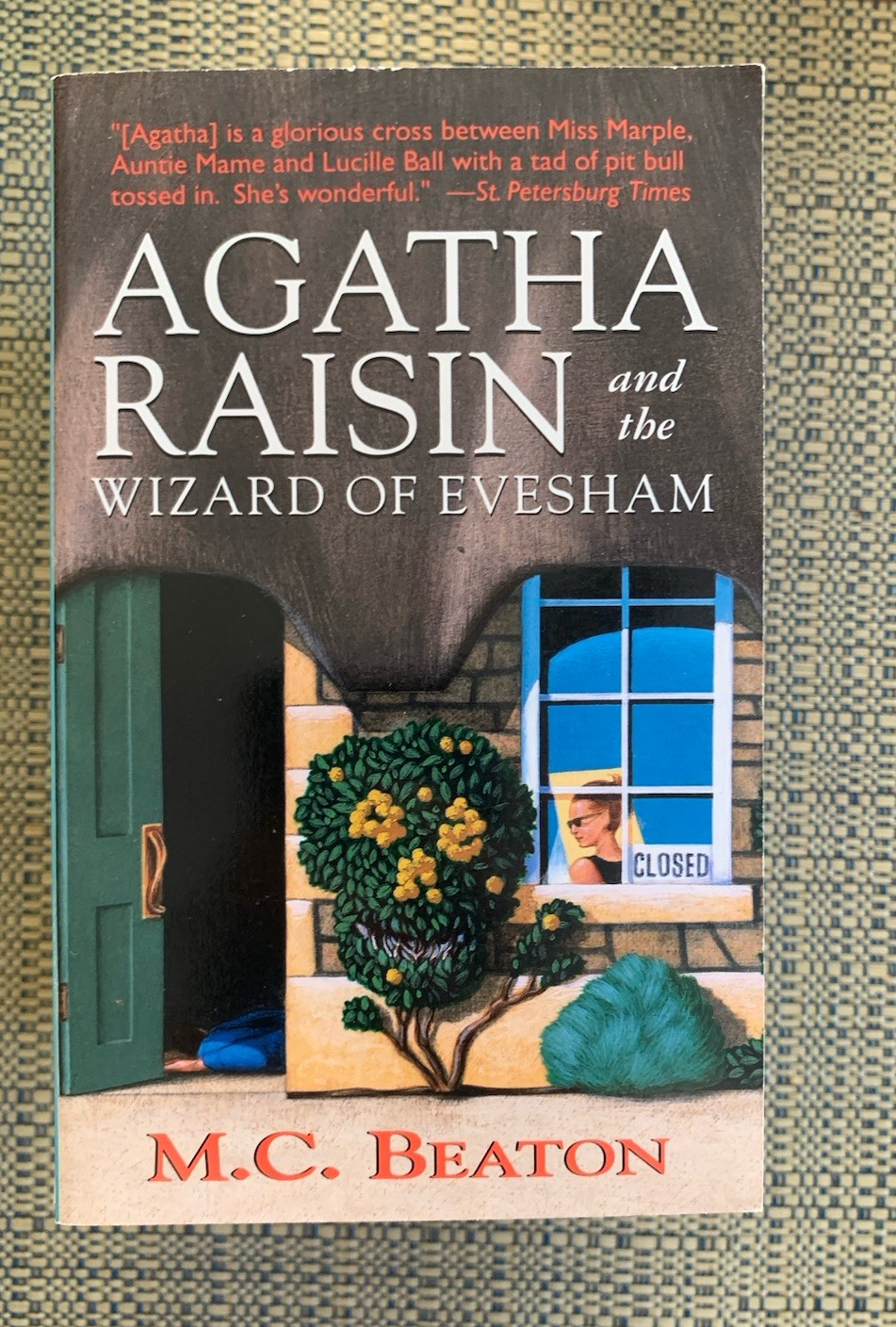 M.C. Beaton – Lot of 8 Books – Agatha Raisin – Hamish MacBeth
