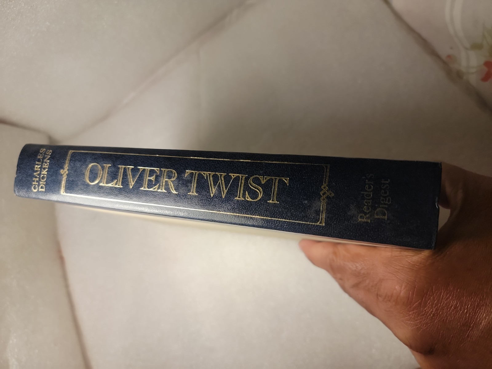 NEW! Oliver Twist (The World’s best reading) (Ltd Ed) by Charles Dickens