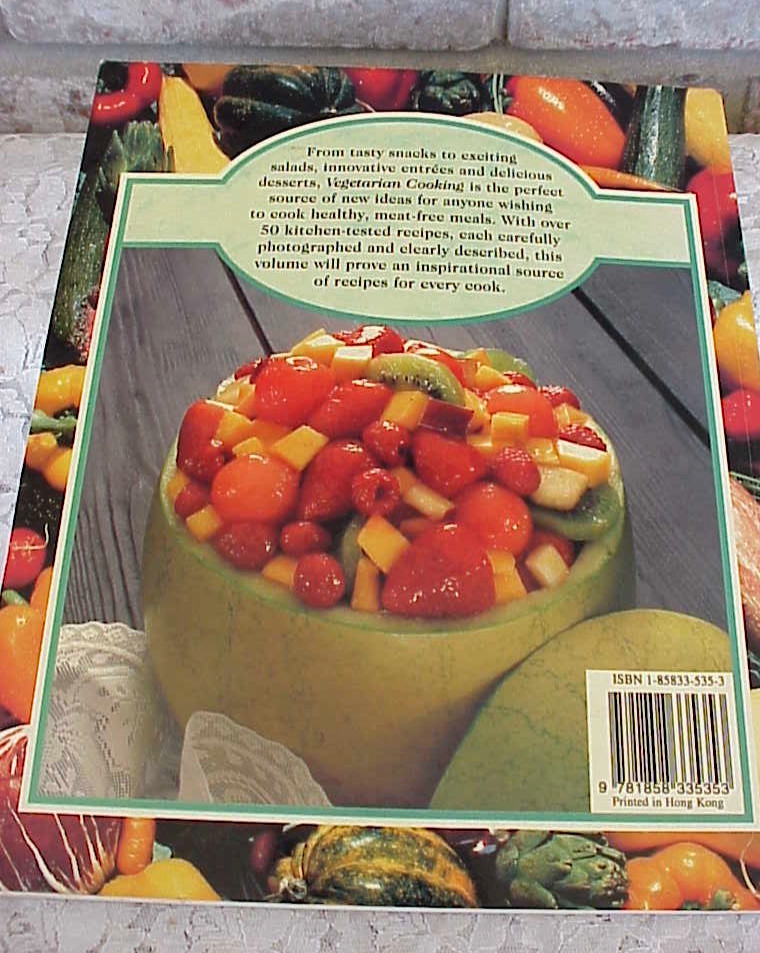 Vintage Vegetarian Cookbook Delicious Meals Sweetwater Press 112 pages
