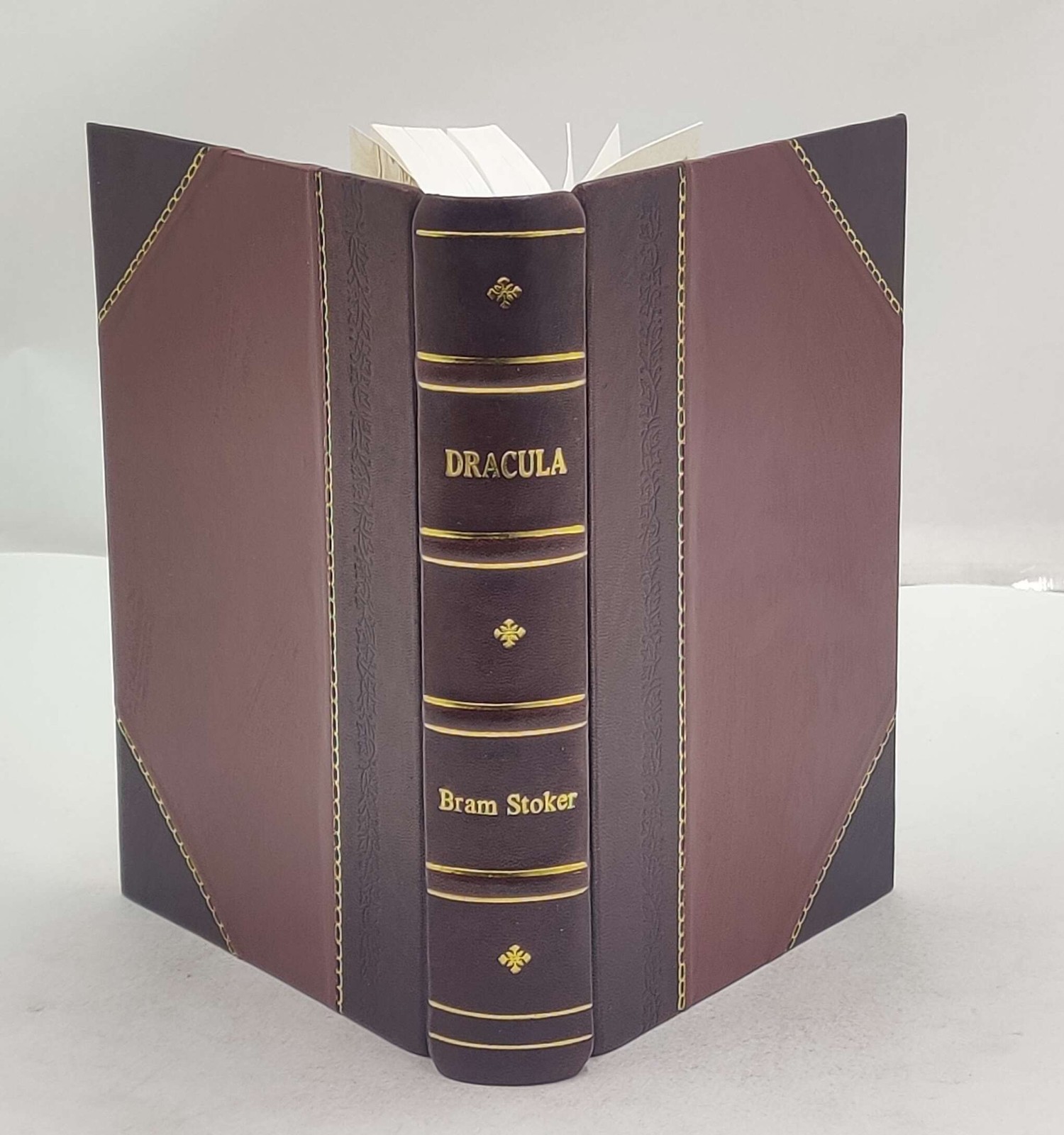 Dracula 1897 by Bram Stoker [Leather Crafted]