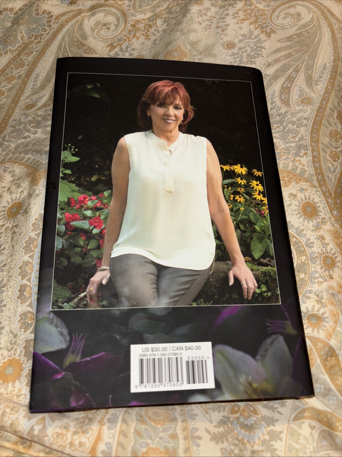 1st Edition hardcover HIDDEN NATURE Nora Roberts