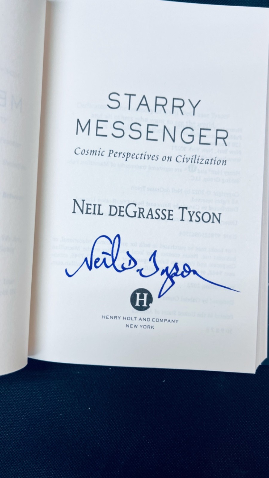 NEIL DEGRASSE TYSON SIGNED STARRY MESSENGER SIGNED BOOK ASTROPHYSICIST