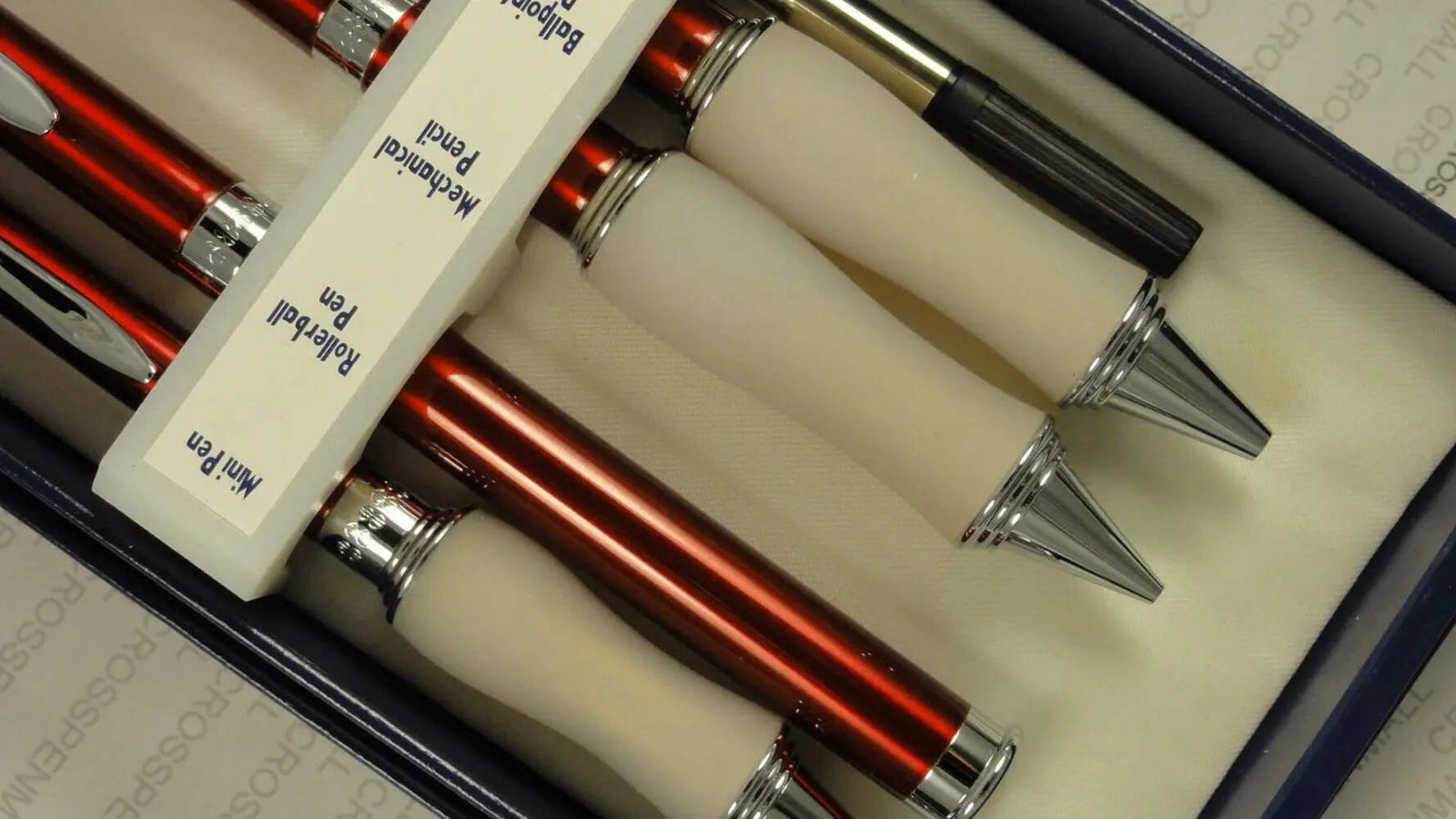 Cross Bill Blass Burgundy Red 4-piece Pen & 0.9MM Pencil Gift Set
