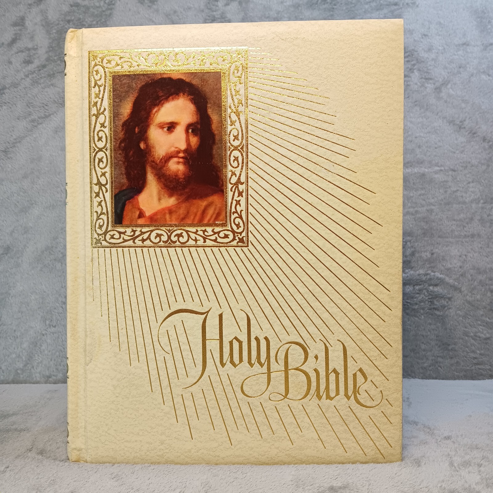 Holy Bible Fireside Family Edition NAB Catholic White Cover 1974-1975 1250+ Page