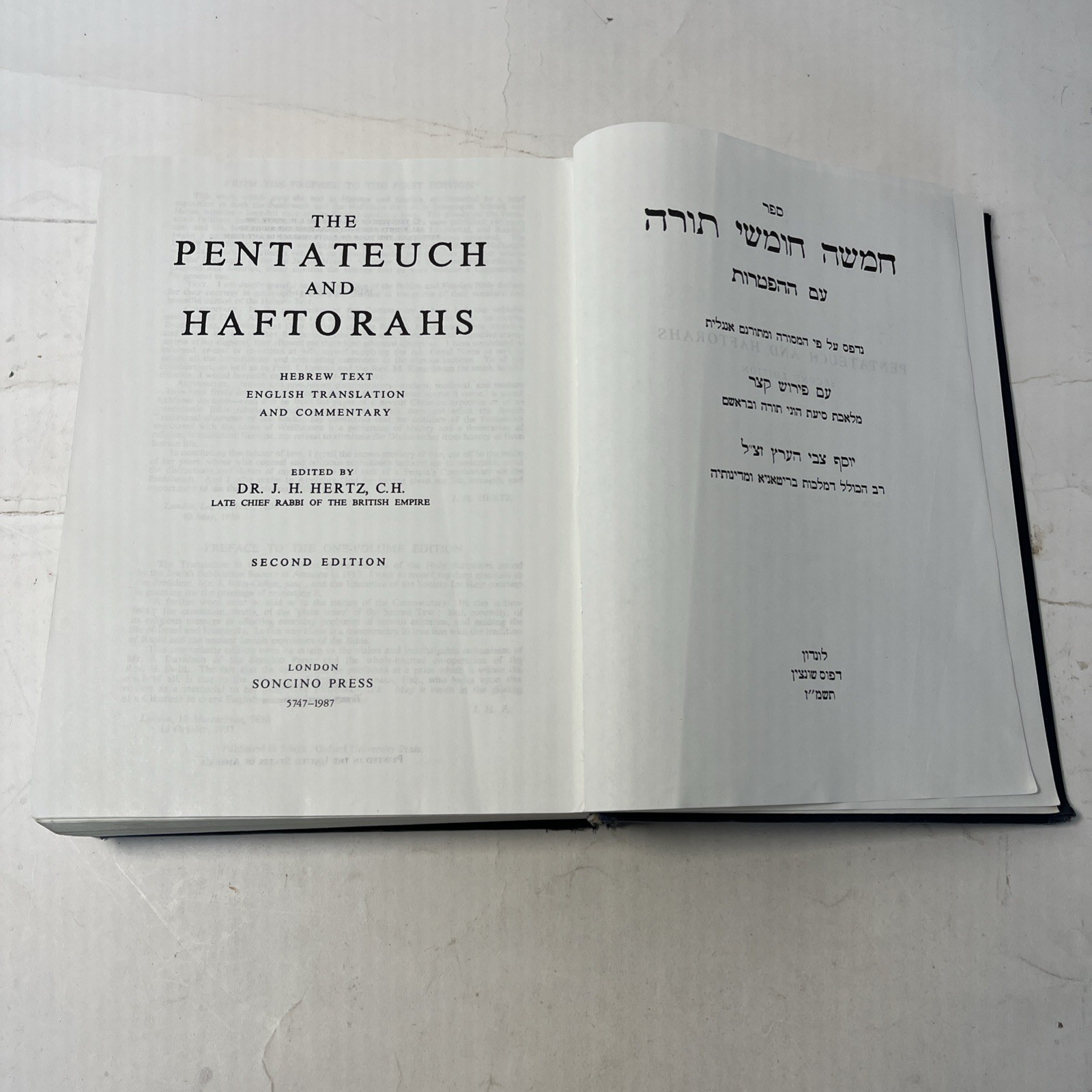 PENTATEUCH and HAFTORAHS Hebrew Text English Translation and Commentary 2nd ed