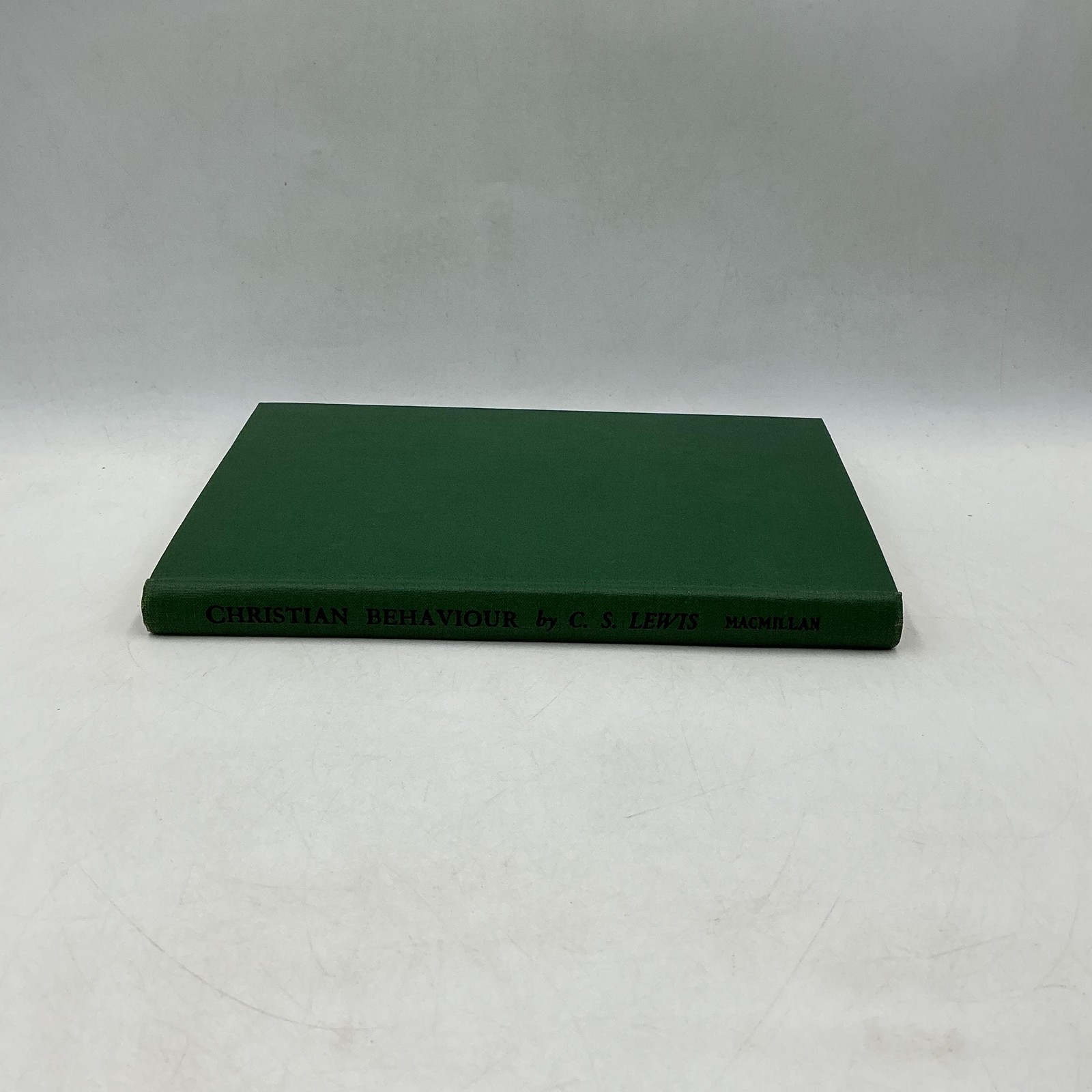 THE MACMILLAN COMPANY CHRISTIAN BEHAVIOUR C. S. LEWIS 1943 HARDCOVER GREEN