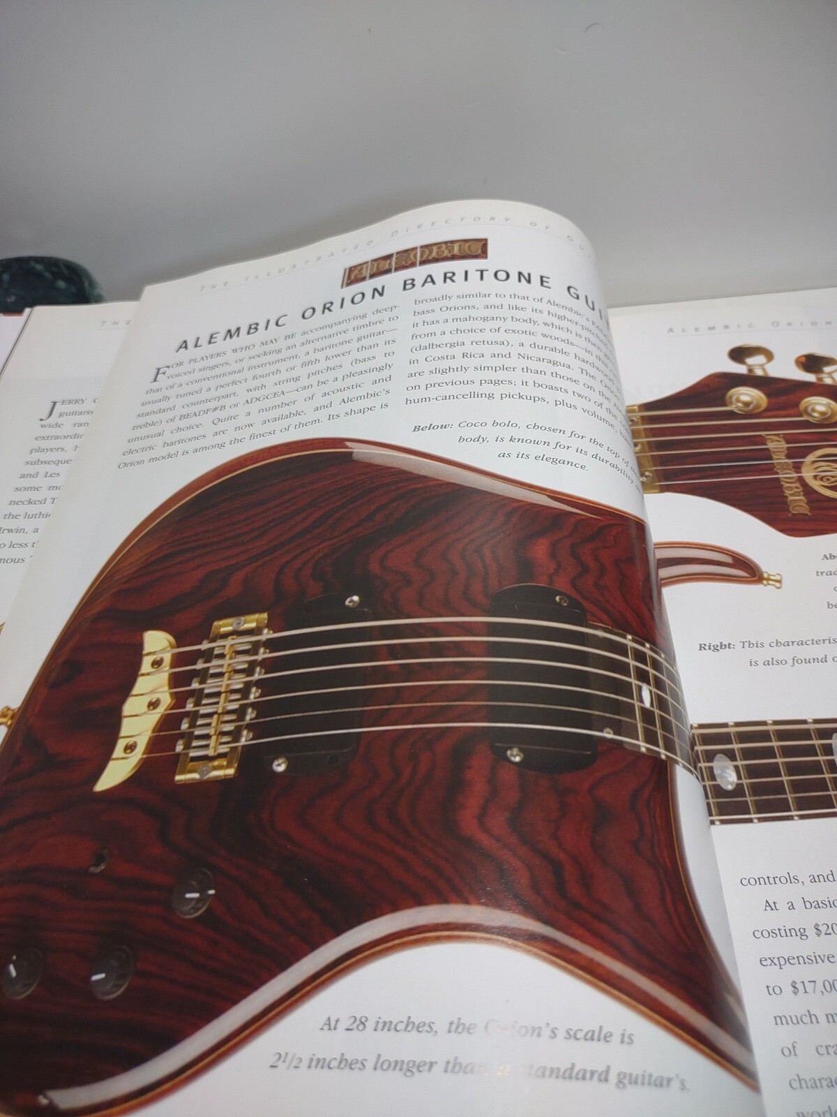 The Illustrated Directory of Guitars Nick Freeth 2006 Hardcover 752 Pages