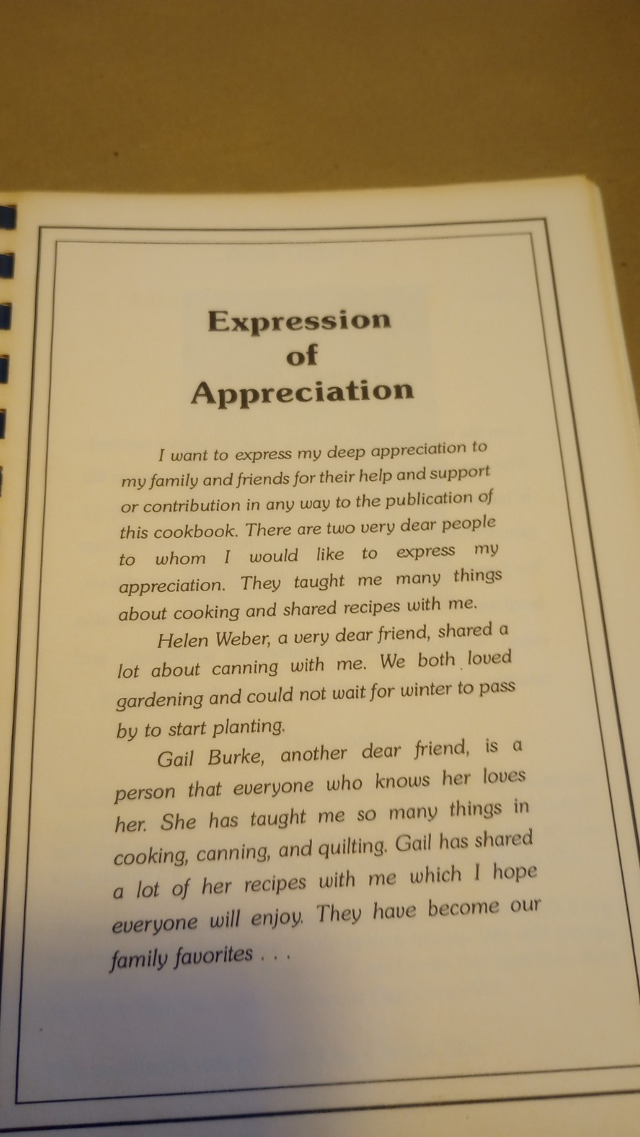 1993 „Sunday Dinner at Grandmom’s“ Cookbook by Christel Ellis – 112+ Pages