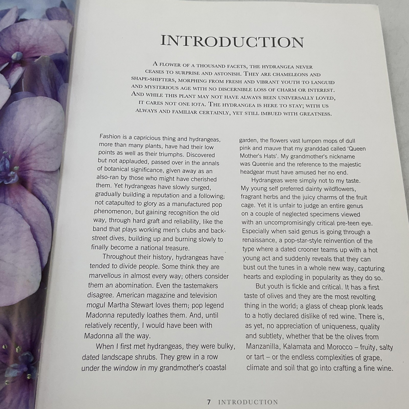 Hydrangeas: Beautiful Varieties For Home & Garden By Naomi Slade HC Gibbs Smith