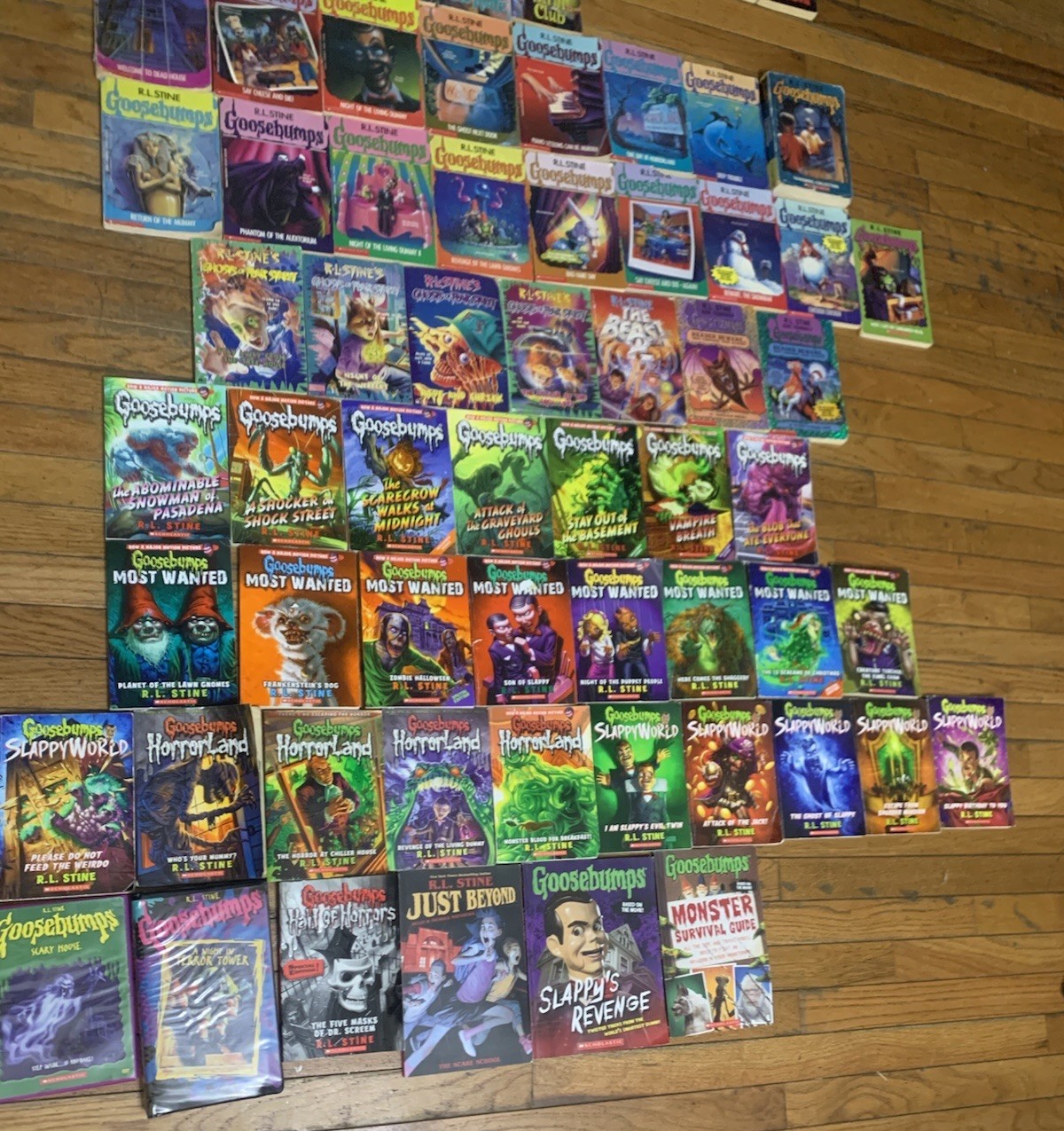 Lot of 68 Goosebumps /R.L Stine Some VTG ’90 Fear Street Most Wanted Horror VHS