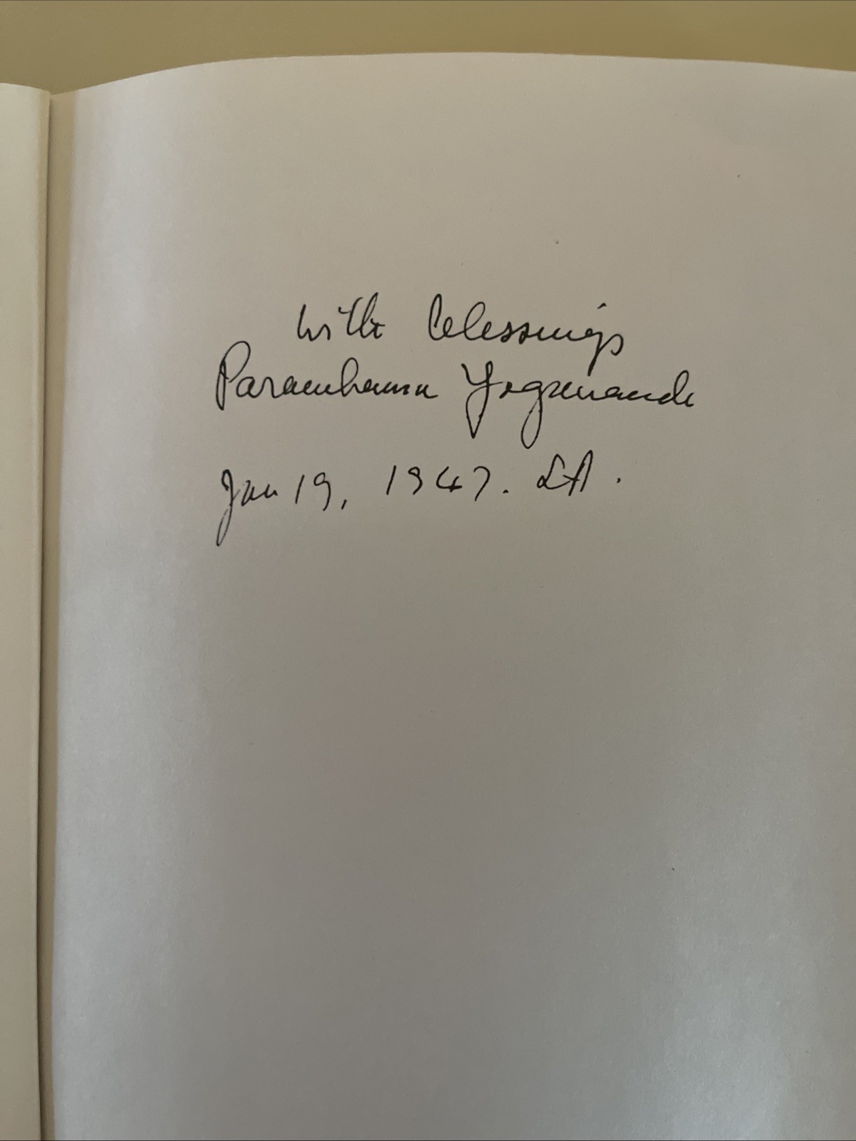 Autobiography of a Yogi by Paramhansa Yogananda (1993, Trade Paperback)