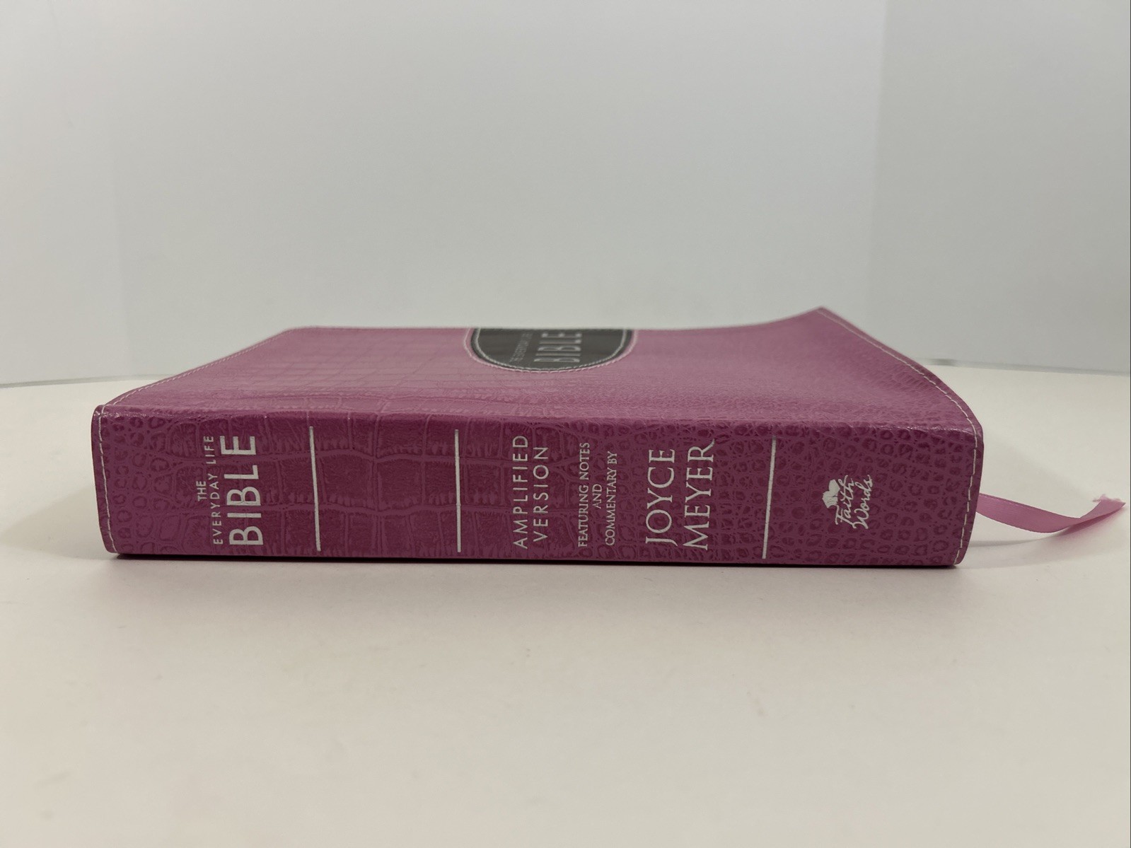 The Everyday Life Bible Fashion Edition Pink Soft Leather Cover 2009 *READ, SEE*