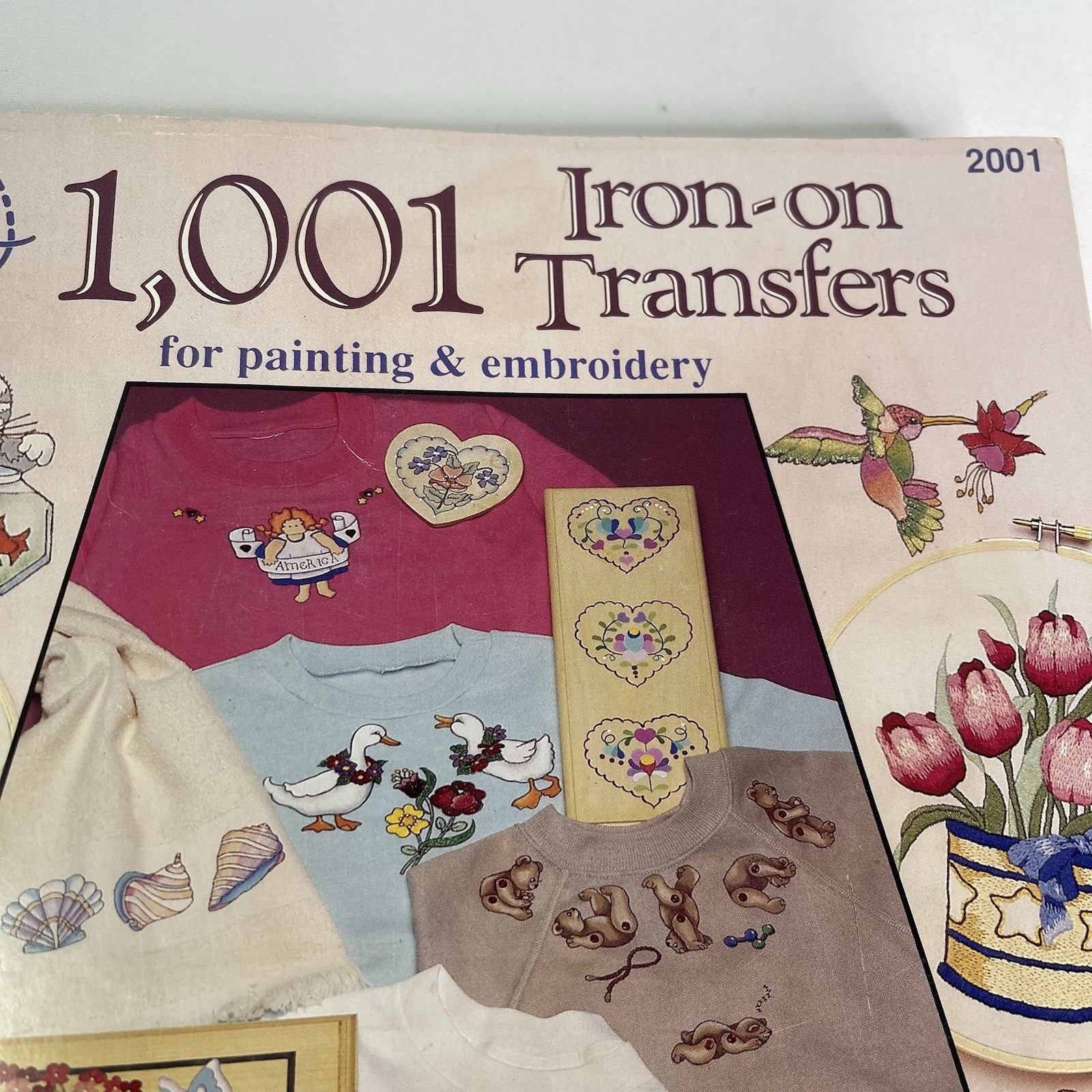 1,001 Iron-on Transfers 319 pages vintage 2001 good condition book Lorna Morley