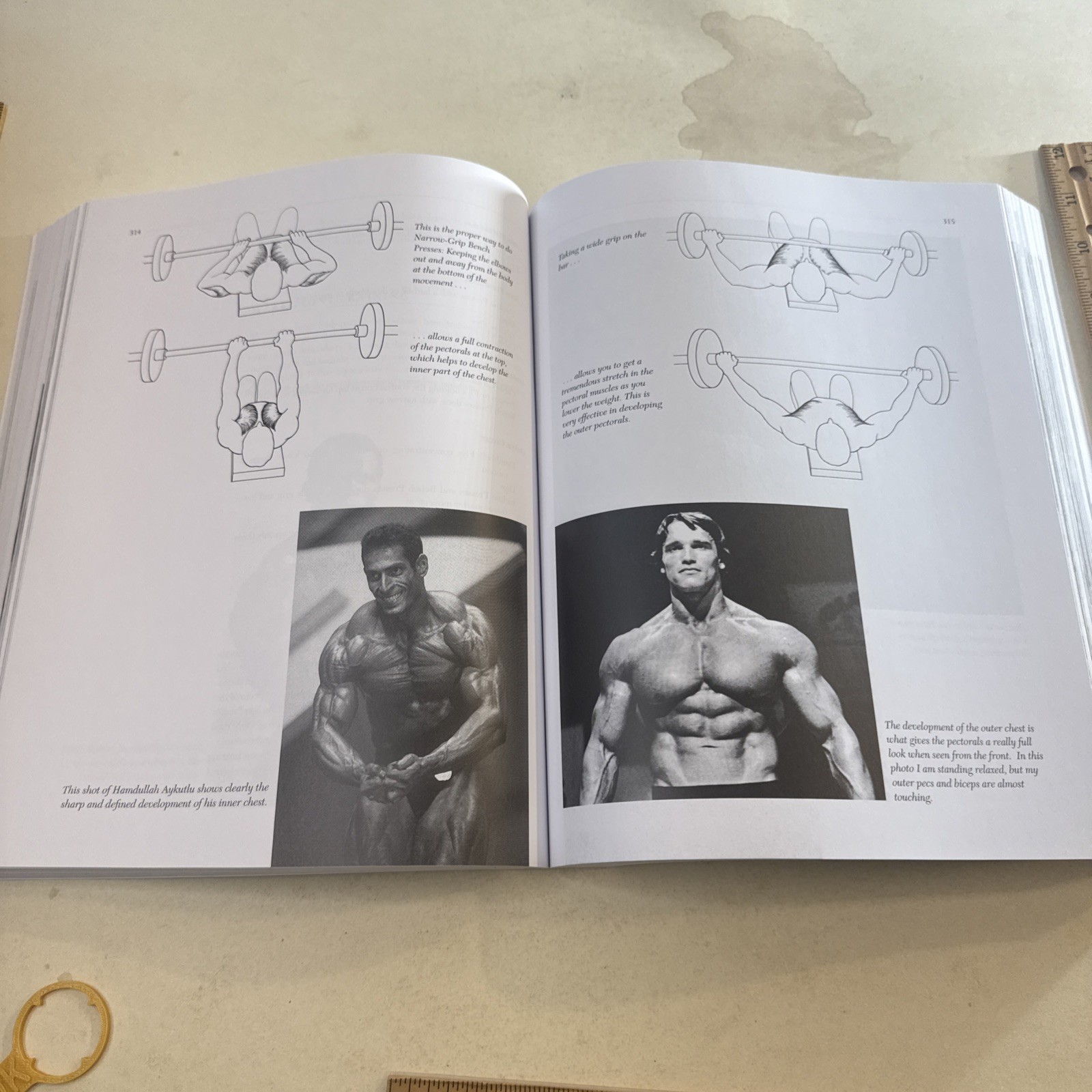 Encyclopedia Modern Bodybuilding Arnold Schwarzenegger weight lifting vintage
