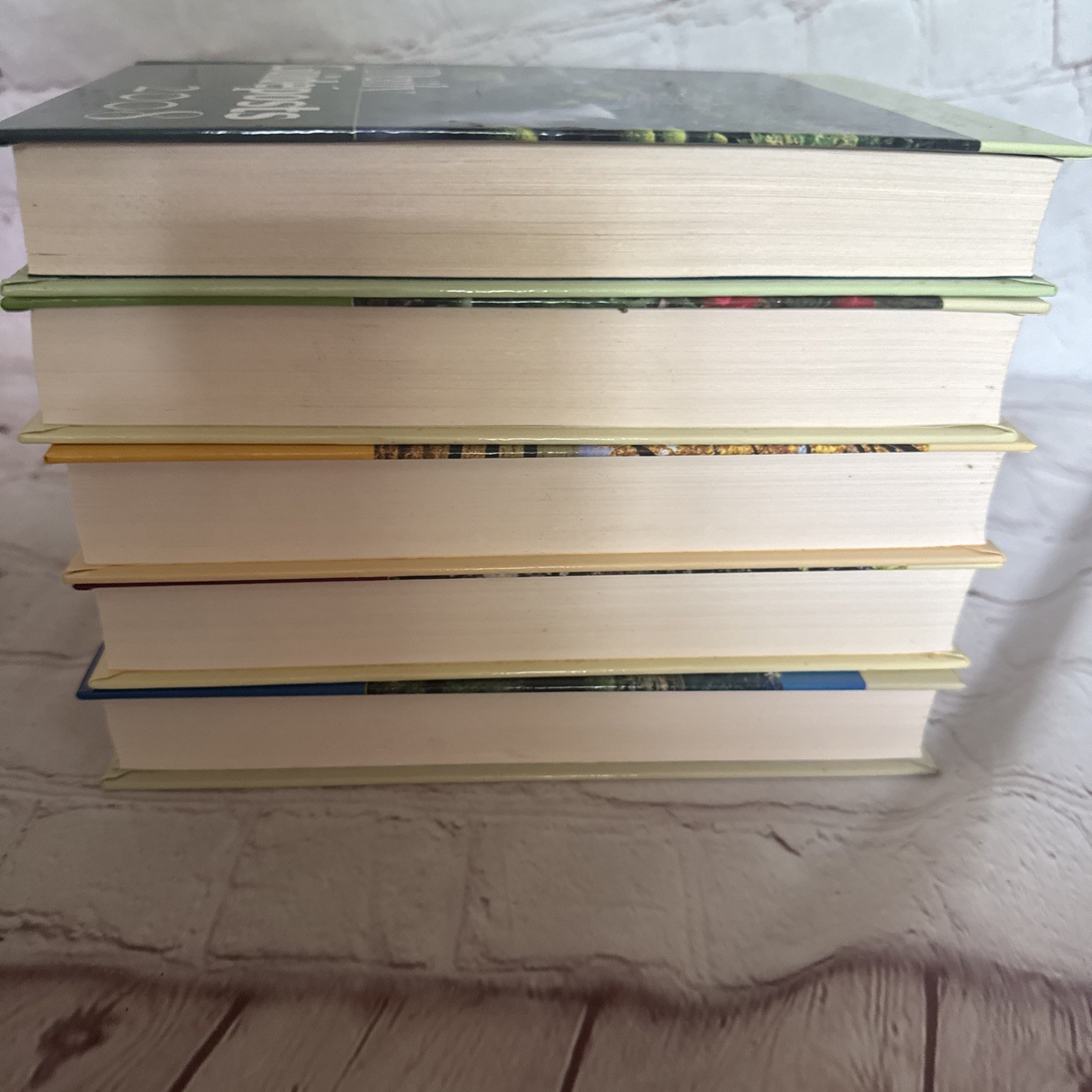 Lot Of 5 Daily Guideposts A Spirit-Lifting Yearly Devotional Hardcover Books