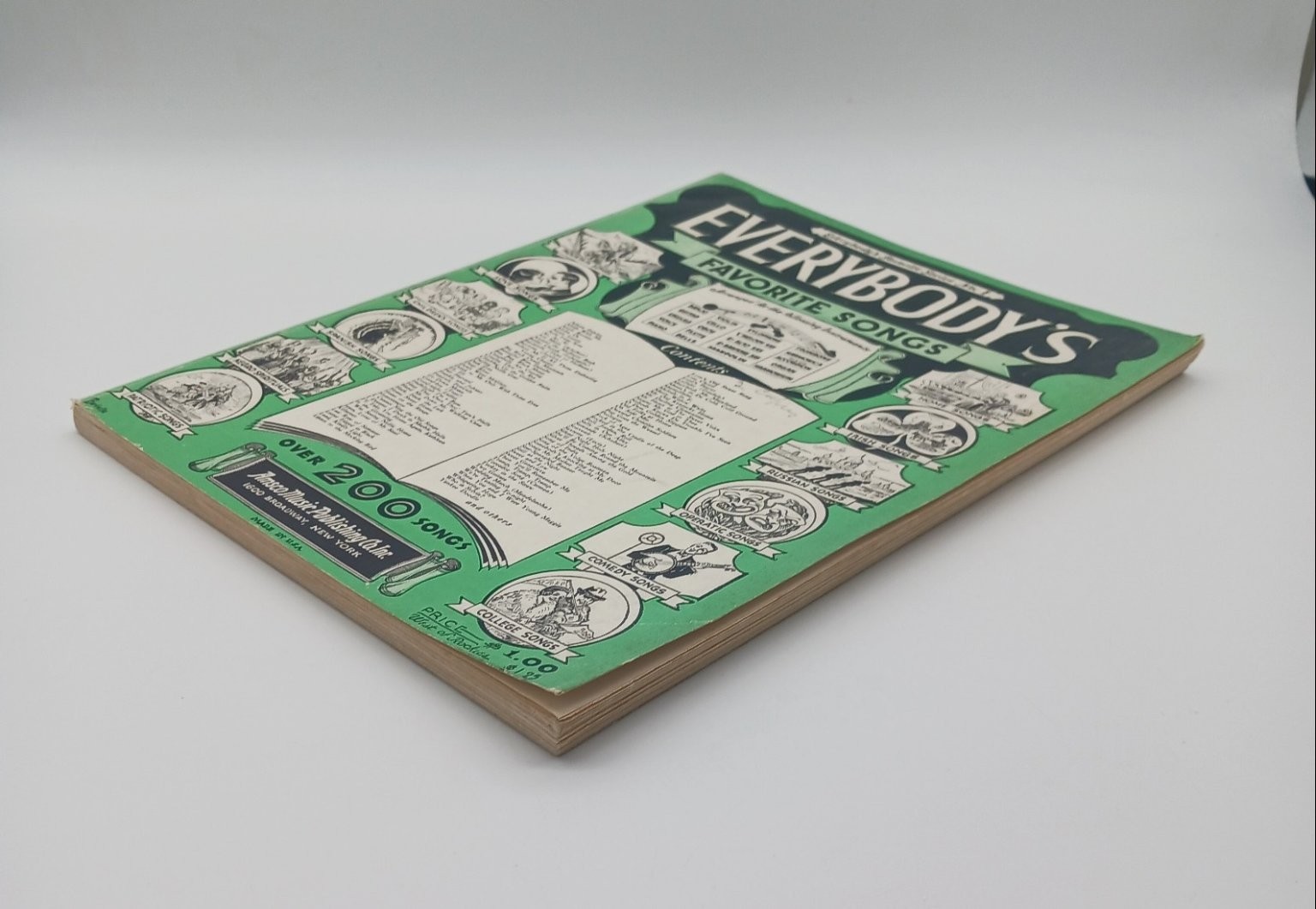 Everybody’s Favorite Songs 1933 Amsco Music Publishing Over 200 Songs