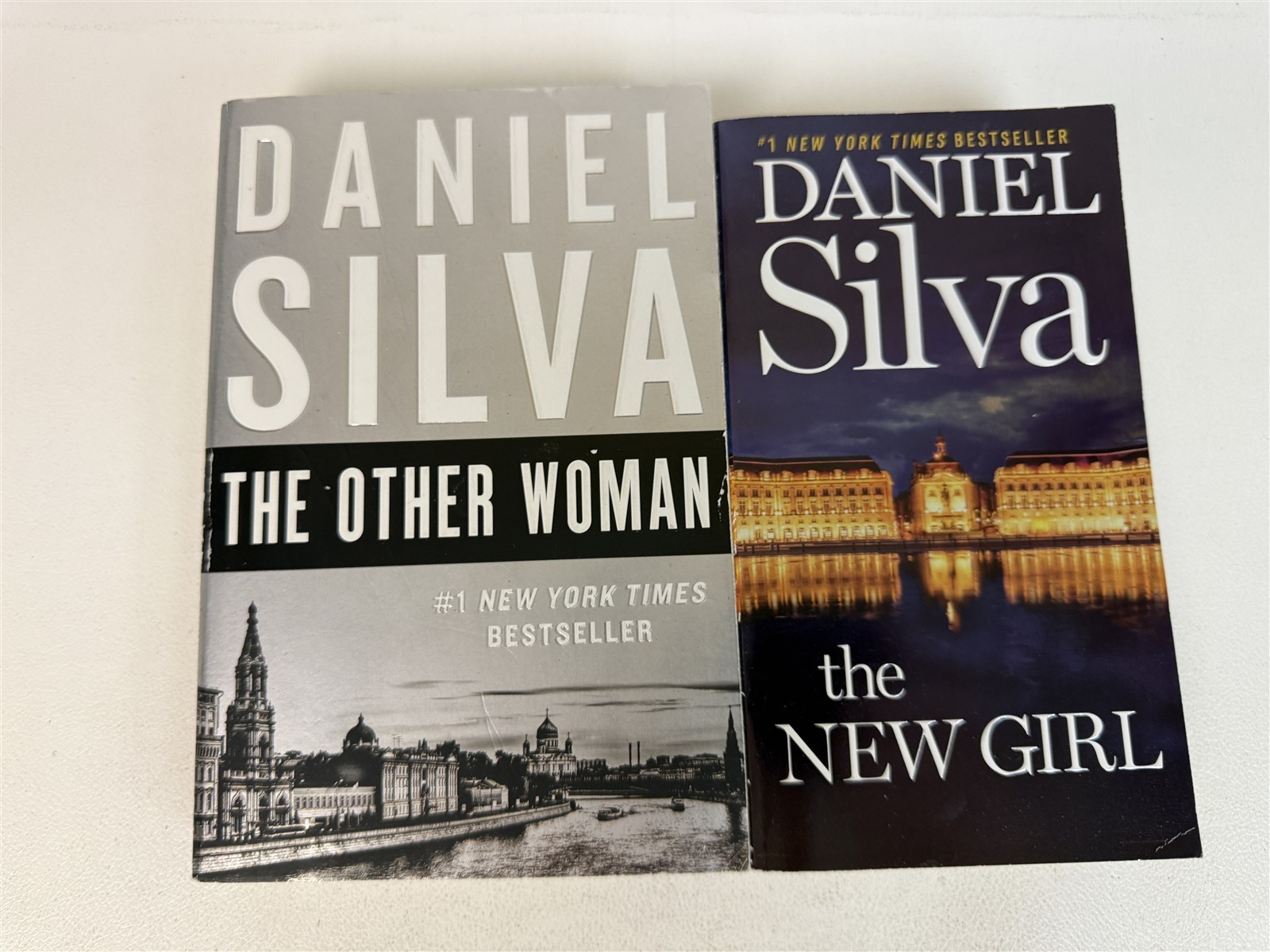Daniel Silva Lot 23 Paperbacks including 20 Gabriel Allon series