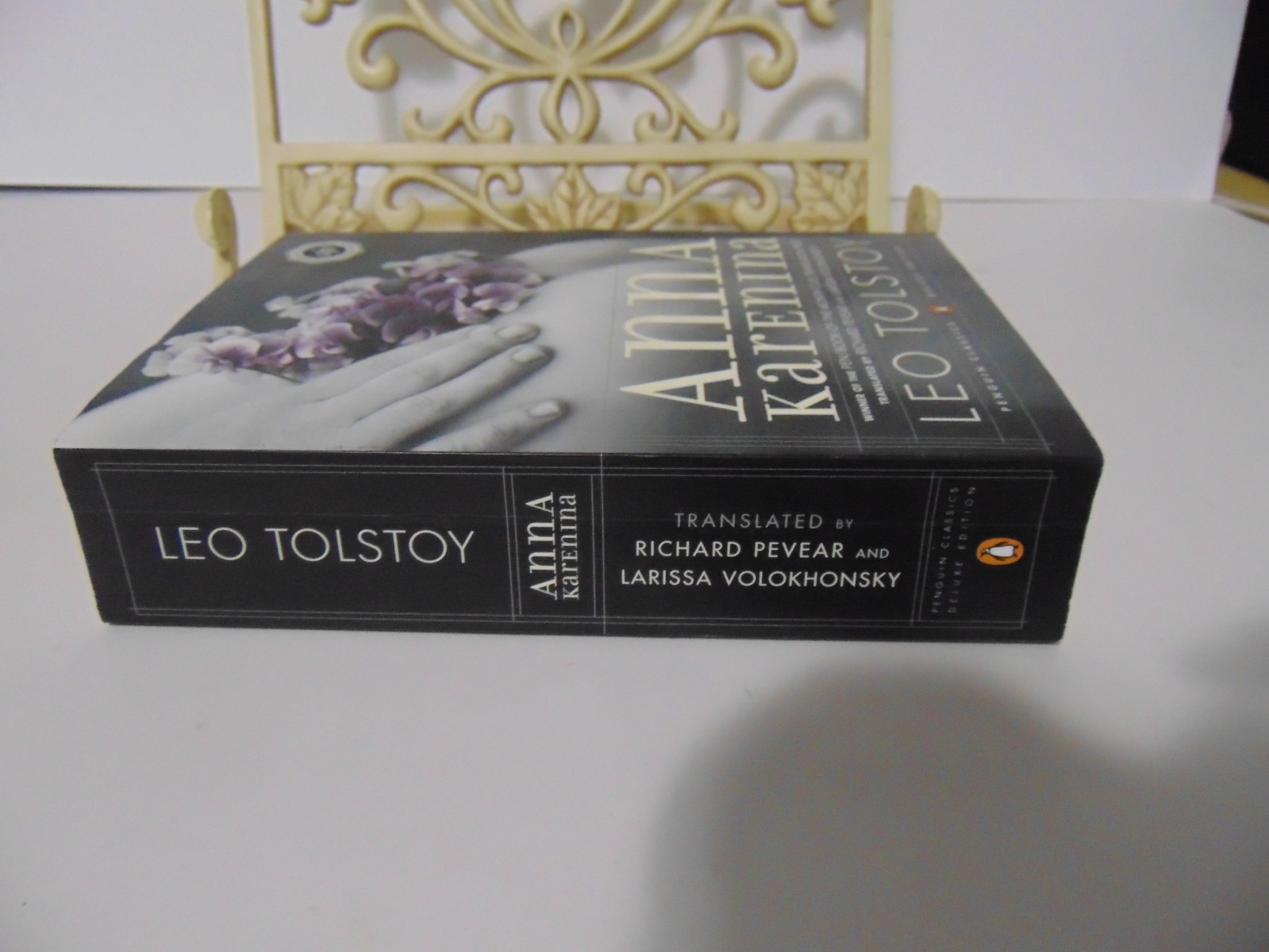 Anna Karenina (Penguin Classics Deluxe Edition) by Leo Tolstoy