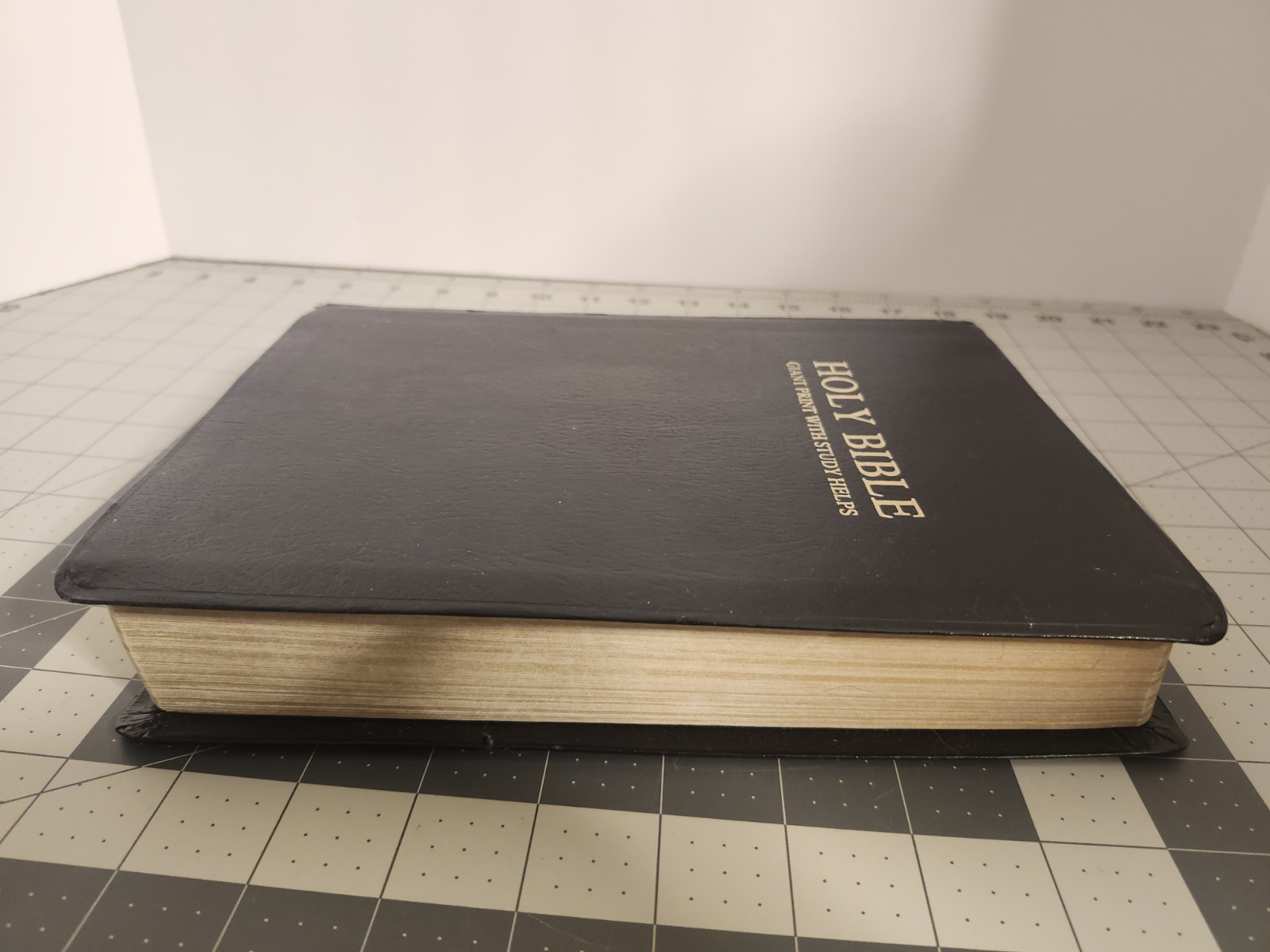 HOLY BIBLE Giant Print with Study Helps KJV Red Letter ~ Dugan 710 Black 1984 SC