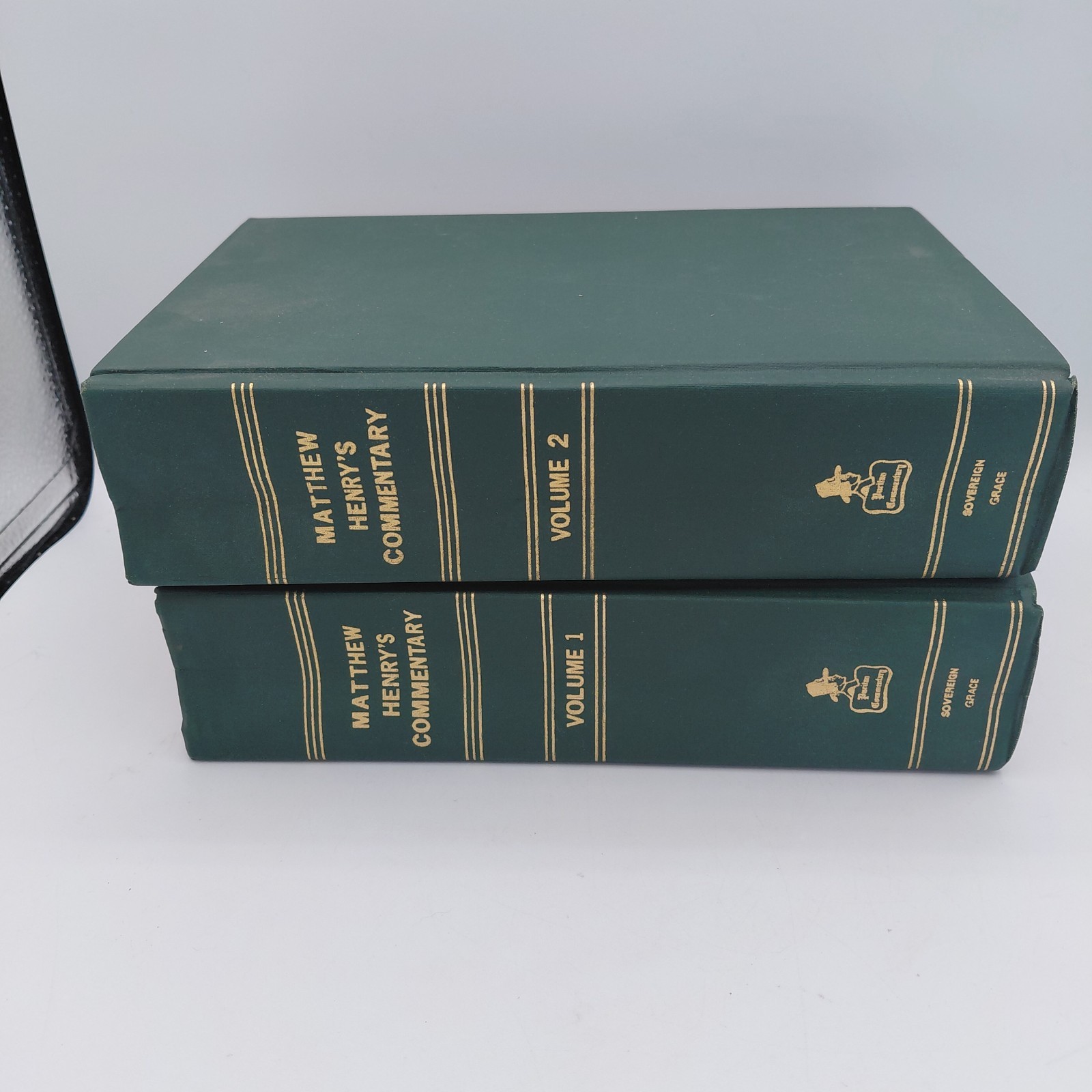 Complete In 2 Volumes MATTHEW HENRYS COMMENTARY ON THE WHOLE BIBLE REVELL BOOKS